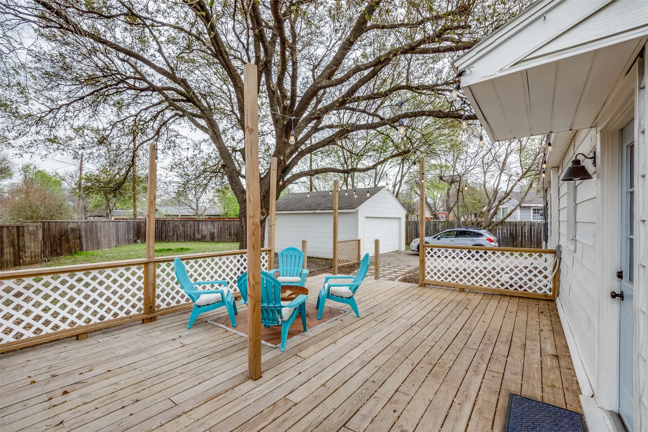 Single Family Residence For Rent in Dallas County , 2111 Norwood Drive, Dallas, Texas 75228, 3 Bedroom, 2 Bathroom, 2 Garage spaces, 1,120 Sqft, built in 1951, mls#21374217, Real Estate Agent in Dallas, Homes For Rent in Dallas county, Homes For Rent in Dallas, Realtor in Dallas Texas, Real Estate Brokerage Independent Realty Texas, Luminita Cordes Realtor