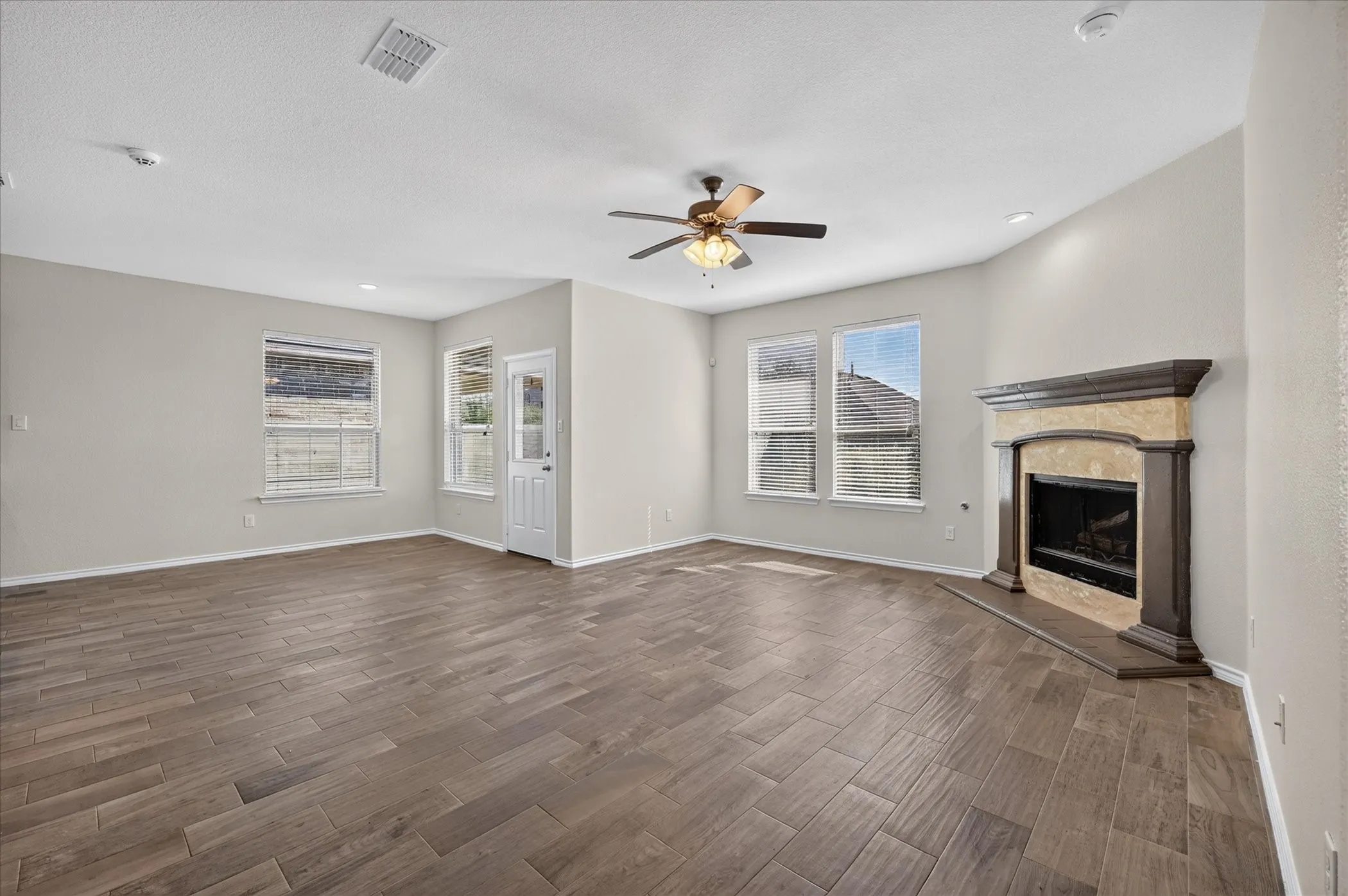 Single Family Residence For Sale in Denton County , 904 Dove Cove, Argyle, Texas 76226, 4 Bedroom, 2 Bathroom, 2 Garage spaces, 2,040 Sqft, built in 2018, mls#21382792, Real Estate Agent in Argyle, Homes For Sale in Denton county, Homes For Sale in Argyle, Realtor in Argyle Texas, Real Estate Brokerage Independent Realty Texas, Luminita Cordes Realtor