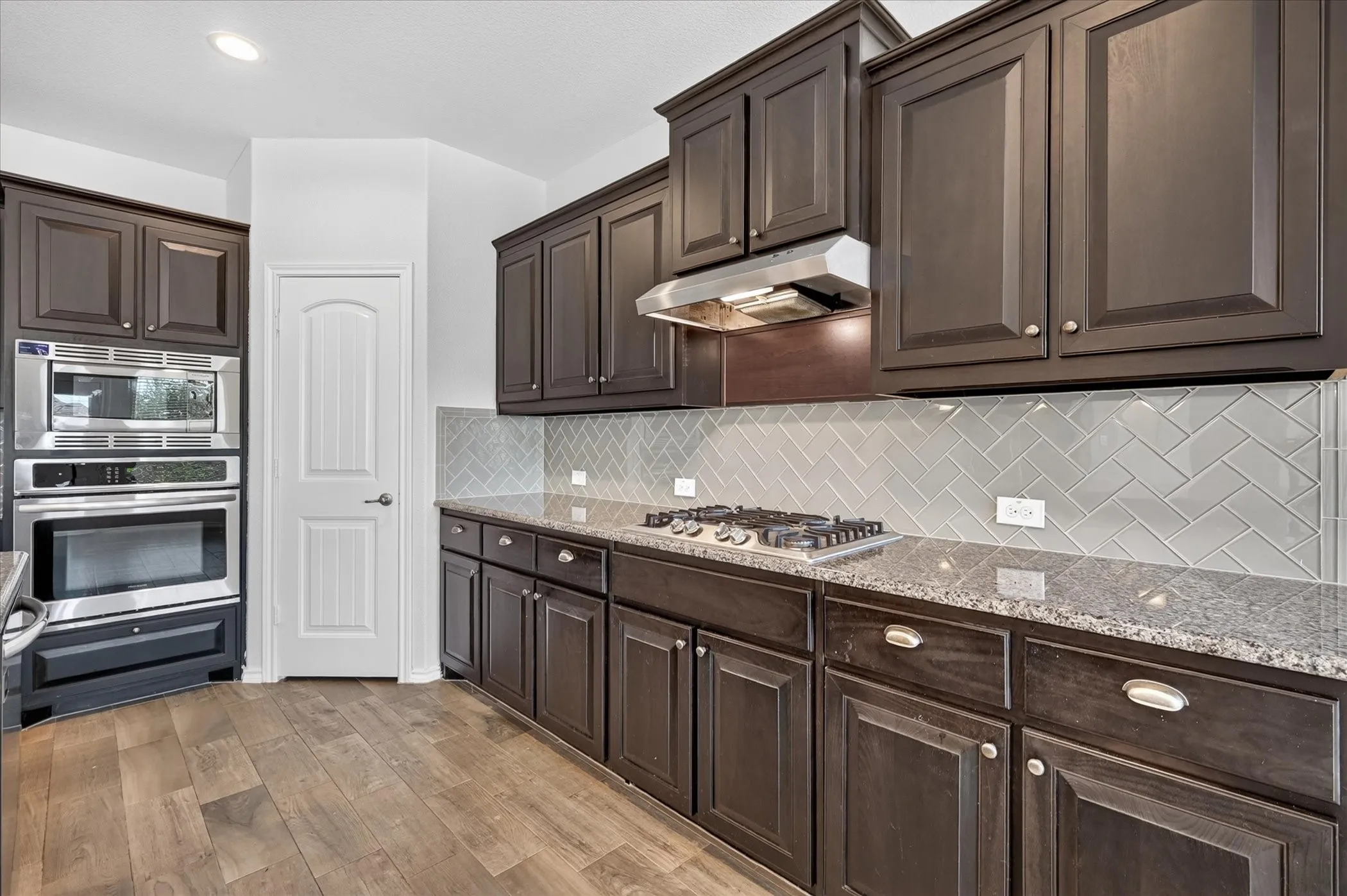 Single Family Residence For Sale in Denton County , 904 Dove Cove, Argyle, Texas 76226, 4 Bedroom, 2 Bathroom, 2 Garage spaces, 2,040 Sqft, built in 2018, mls#21382792, Real Estate Agent in Argyle, Homes For Sale in Denton county, Homes For Sale in Argyle, Realtor in Argyle Texas, Real Estate Brokerage Independent Realty Texas, Luminita Cordes Realtor