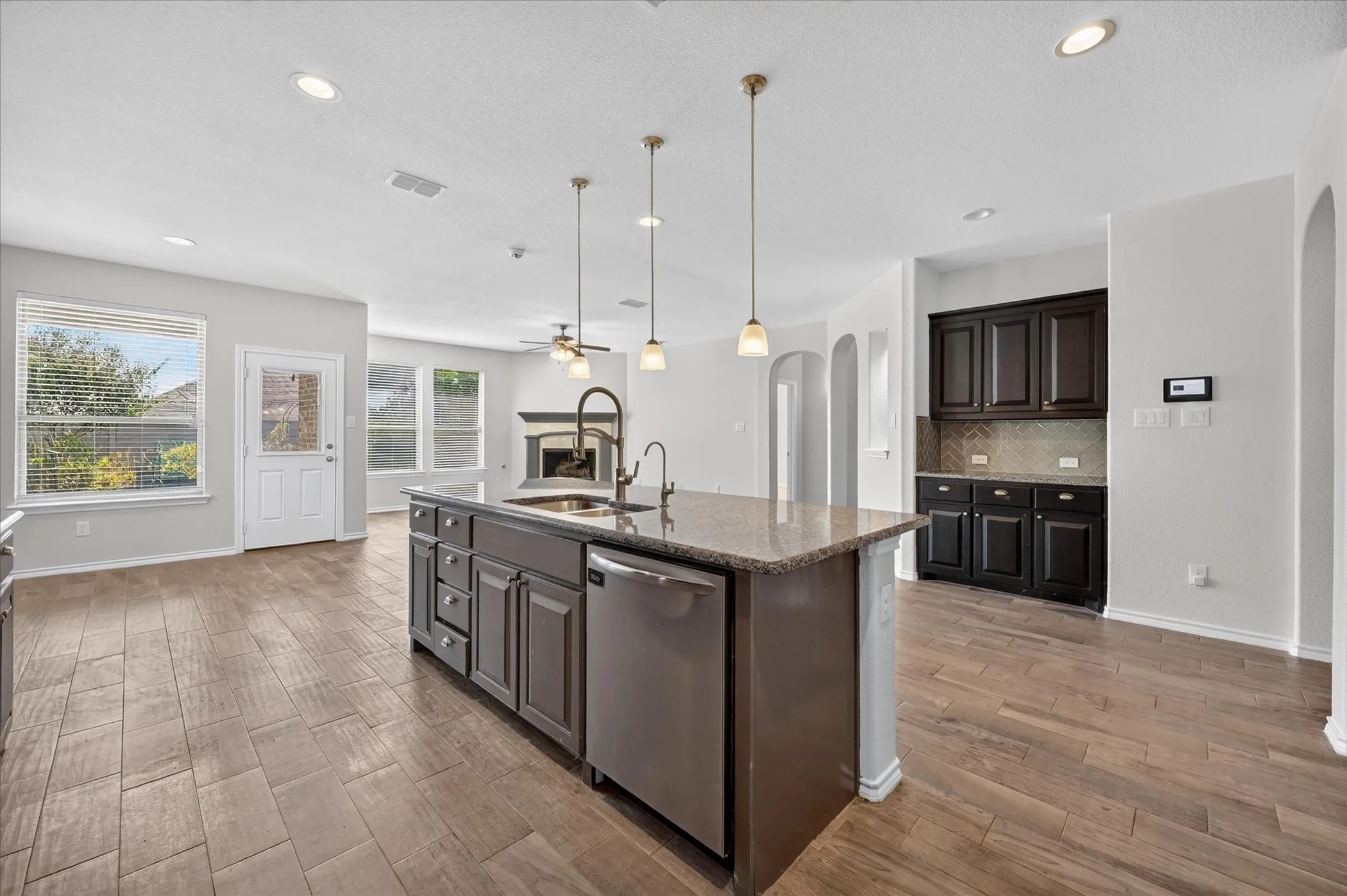 Single Family Residence For Sale in Denton County , 904 Dove Cove, Argyle, Texas 76226, 4 Bedroom, 2 Bathroom, 2 Garage spaces, 2,040 Sqft, built in 2018, mls#21382792, Real Estate Agent in Argyle, Homes For Sale in Denton county, Homes For Sale in Argyle, Realtor in Argyle Texas, Real Estate Brokerage Independent Realty Texas, Luminita Cordes Realtor