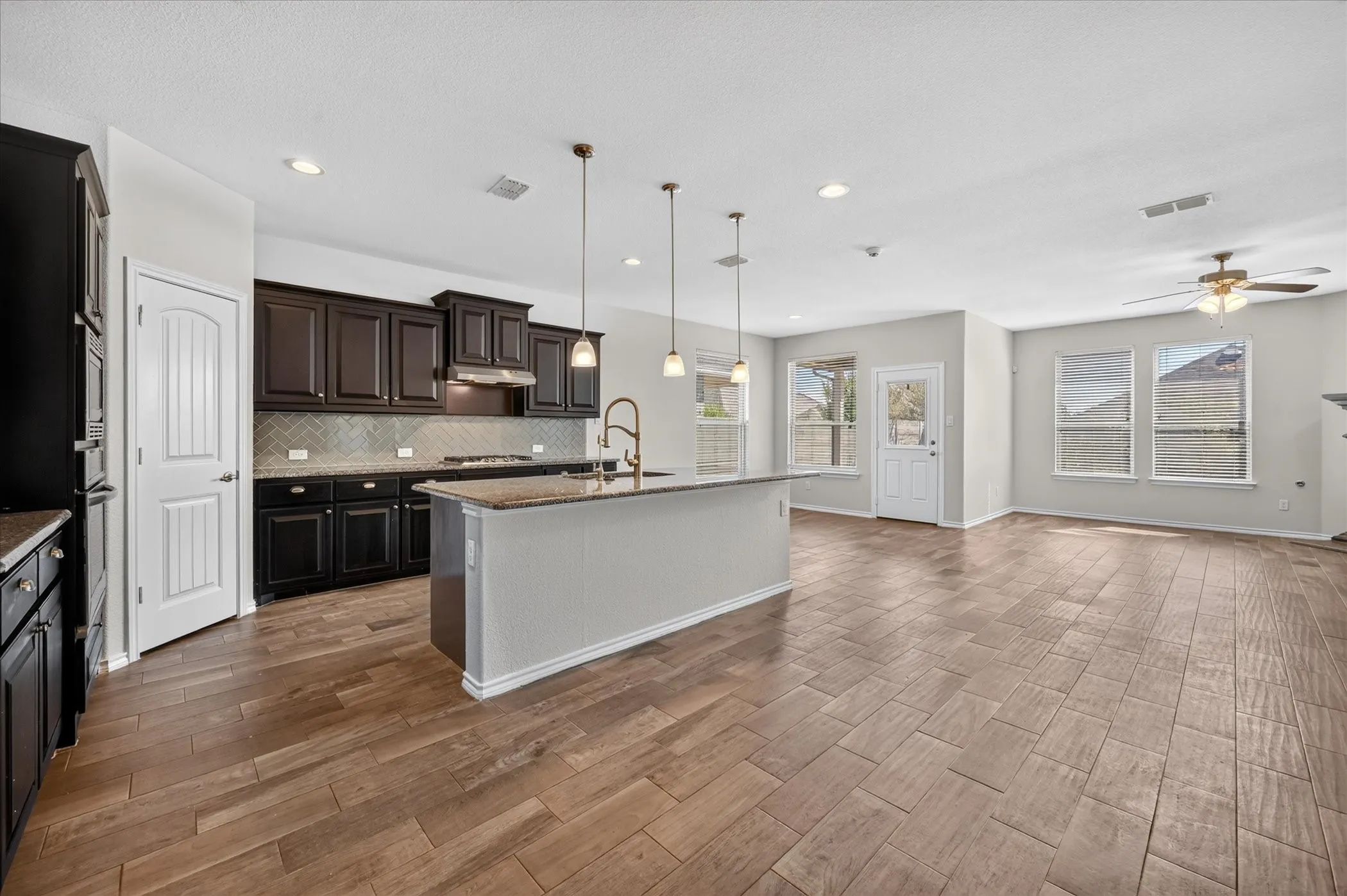 Single Family Residence For Sale in Denton County , 904 Dove Cove, Argyle, Texas 76226, 4 Bedroom, 2 Bathroom, 2 Garage spaces, 2,040 Sqft, built in 2018, mls#21382792, Real Estate Agent in Argyle, Homes For Sale in Denton county, Homes For Sale in Argyle, Realtor in Argyle Texas, Real Estate Brokerage Independent Realty Texas, Luminita Cordes Realtor
