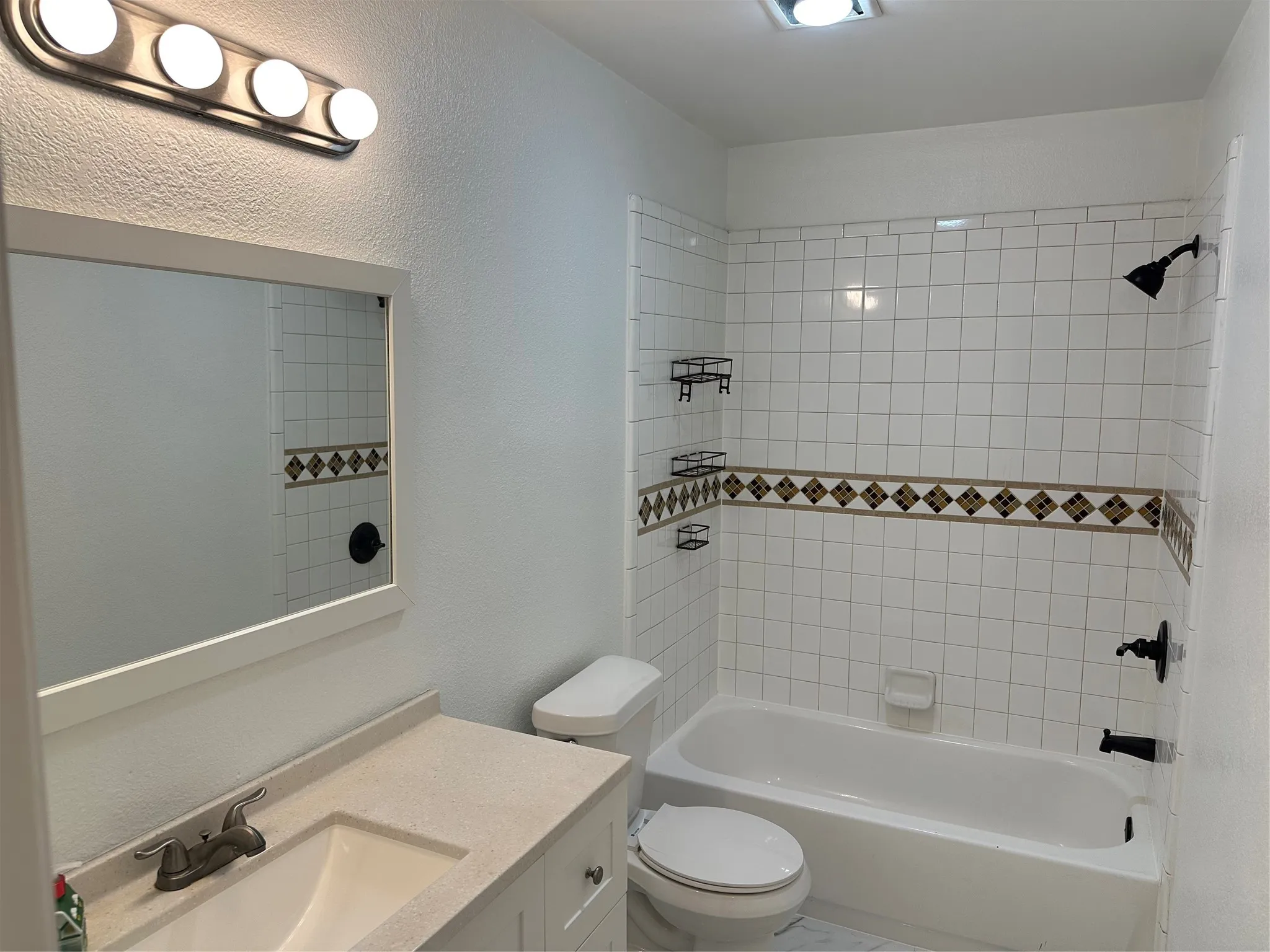 Single Family Residence For Sale in Dallas County , 841 Collins Boulevard, Cedar Hill, Texas 75104, 3 Bedroom, 2 Bathroom, 2 Garage spaces, 1,592 Sqft, built in 1987, mls#21383769, Real Estate Agent in Cedar Hill, Homes For Sale in Dallas county, Homes For Sale in Cedar Hill, Realtor in Cedar Hill Texas, Real Estate Brokerage Independent Realty Texas, Luminita Cordes Realtor