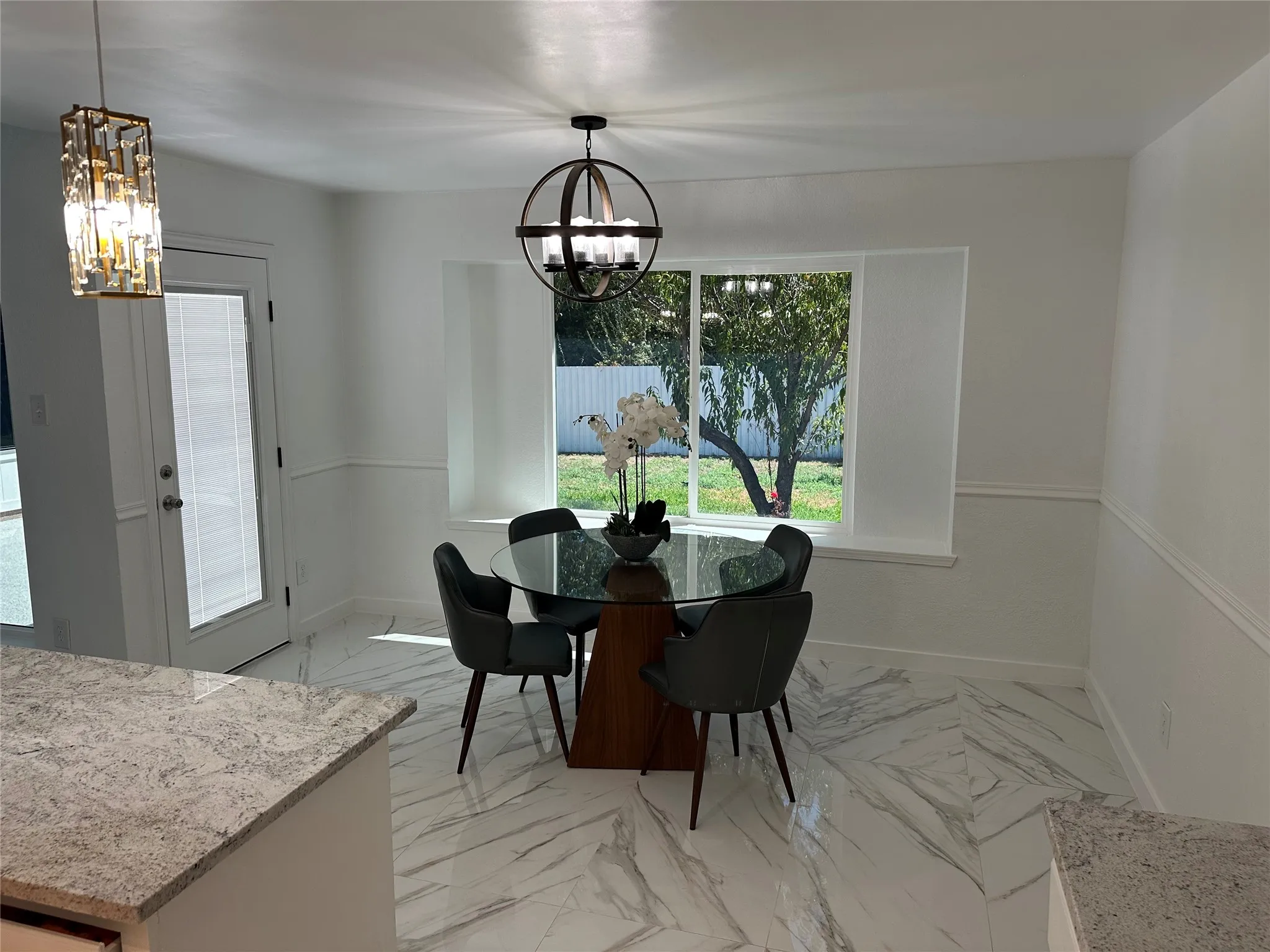 Single Family Residence For Sale in Dallas County , 841 Collins Boulevard, Cedar Hill, Texas 75104, 3 Bedroom, 2 Bathroom, 2 Garage spaces, 1,592 Sqft, built in 1987, mls#21383769, Real Estate Agent in Cedar Hill, Homes For Sale in Dallas county, Homes For Sale in Cedar Hill, Realtor in Cedar Hill Texas, Real Estate Brokerage Independent Realty Texas, Luminita Cordes Realtor