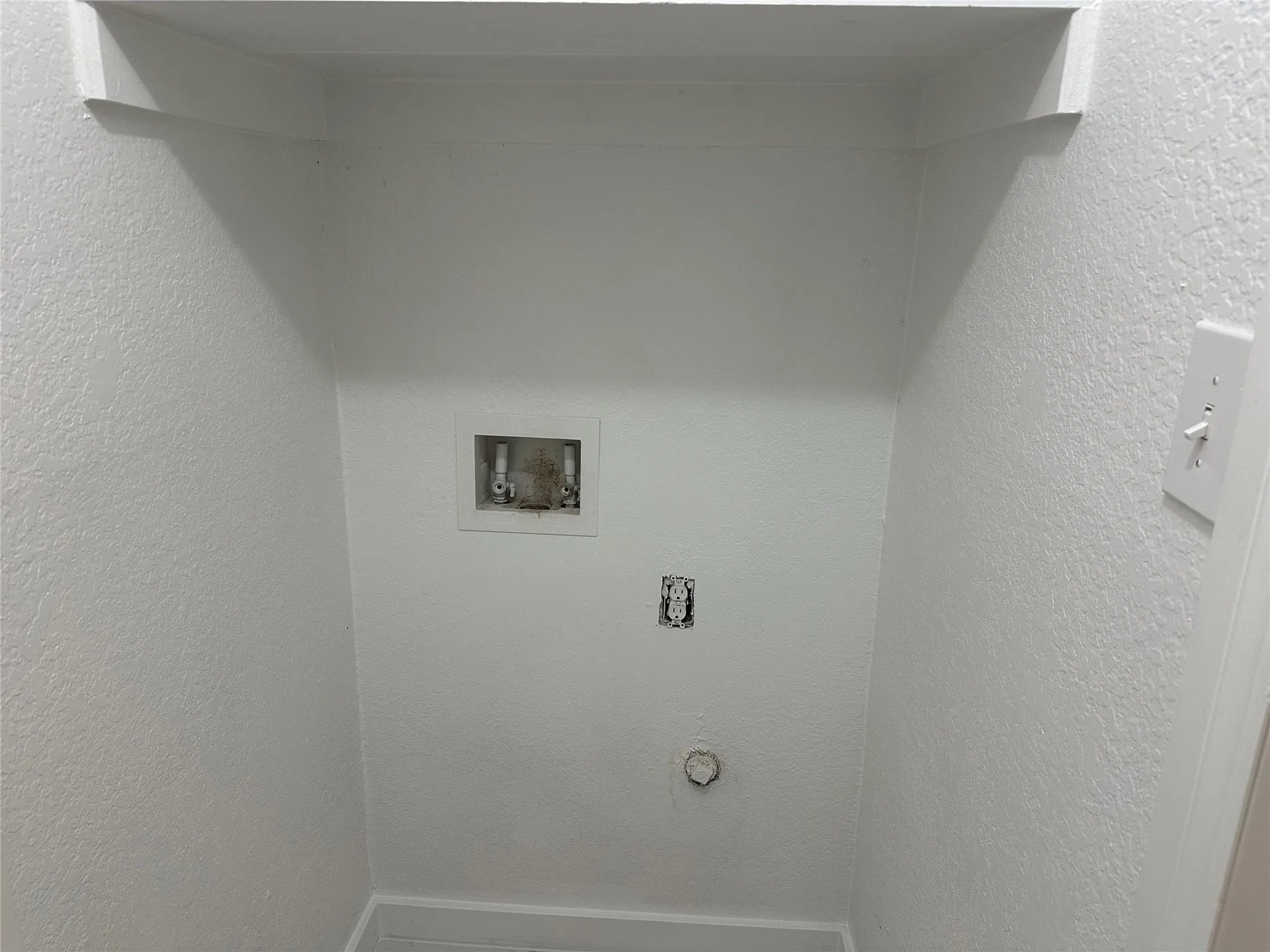Single Family Residence For Sale in Dallas County , 841 Collins Boulevard, Cedar Hill, Texas 75104, 3 Bedroom, 2 Bathroom, 2 Garage spaces, 1,592 Sqft, built in 1987, mls#21383769, Real Estate Agent in Cedar Hill, Homes For Sale in Dallas county, Homes For Sale in Cedar Hill, Realtor in Cedar Hill Texas, Real Estate Brokerage Independent Realty Texas, Luminita Cordes Realtor