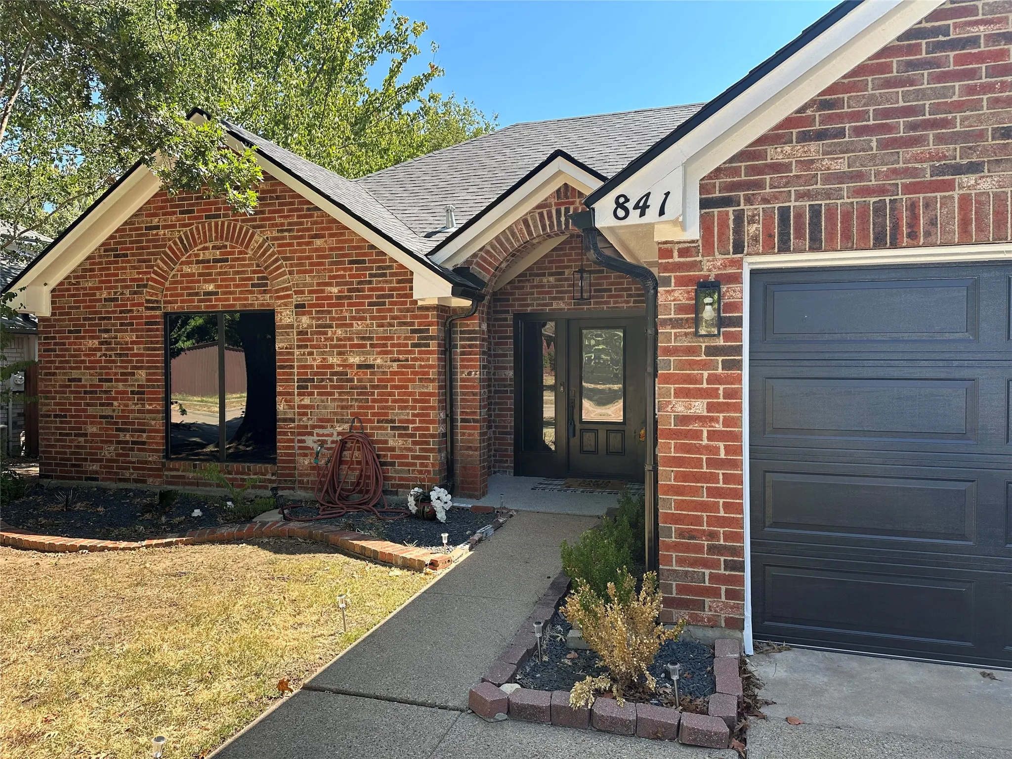 Single Family Residence For Sale in Dallas County , 841 Collins Boulevard, Cedar Hill, Texas 75104, 3 Bedroom, 2 Bathroom, 2 Garage spaces, 1,592 Sqft, built in 1987, mls#21383769, Real Estate Agent in Cedar Hill, Homes For Sale in Dallas county, Homes For Sale in Cedar Hill, Realtor in Cedar Hill Texas, Real Estate Brokerage Independent Realty Texas, Luminita Cordes Realtor