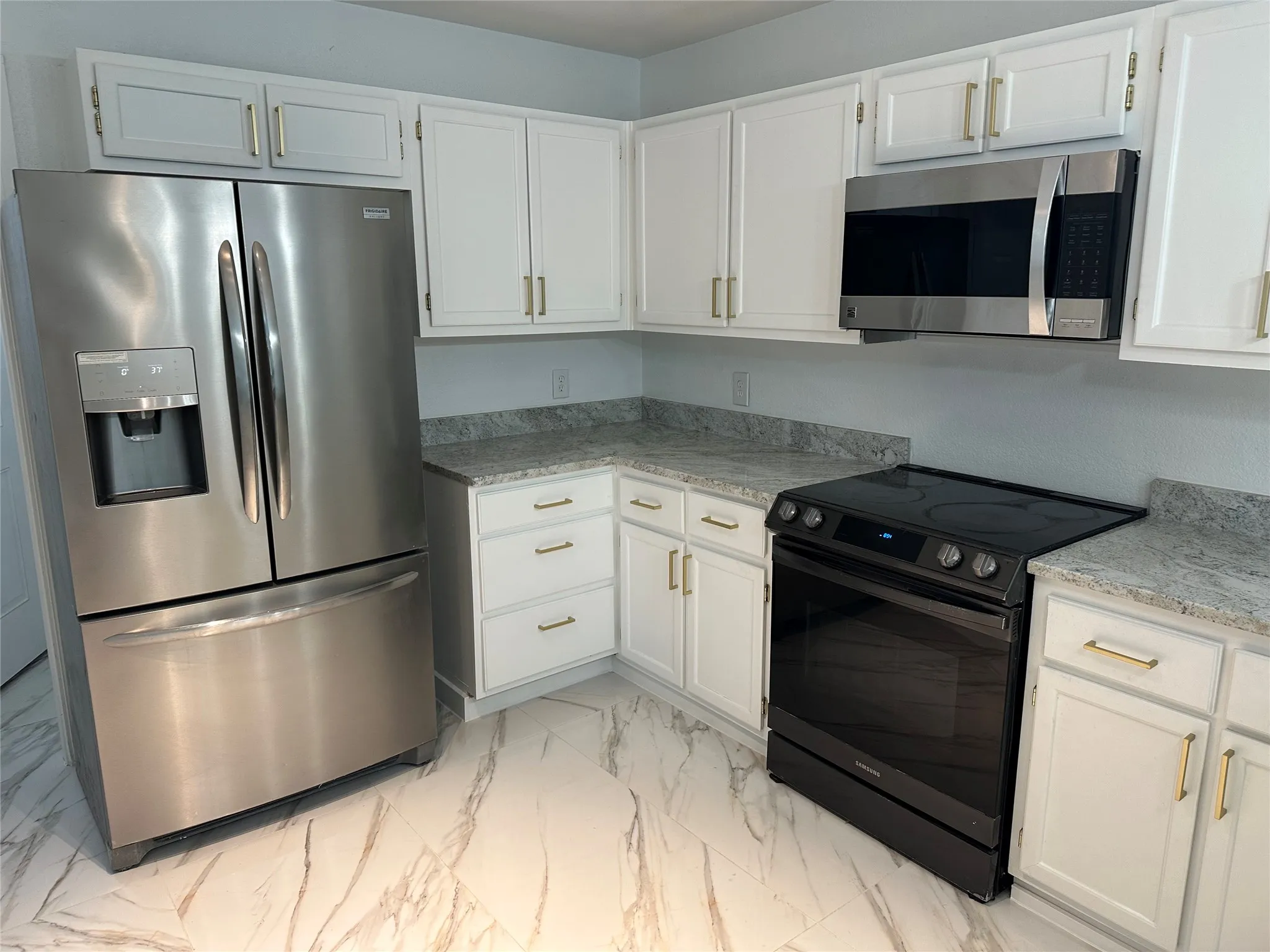 Single Family Residence For Sale in Dallas County , 841 Collins Boulevard, Cedar Hill, Texas 75104, 3 Bedroom, 2 Bathroom, 2 Garage spaces, 1,592 Sqft, built in 1987, mls#21383769, Real Estate Agent in Cedar Hill, Homes For Sale in Dallas county, Homes For Sale in Cedar Hill, Realtor in Cedar Hill Texas, Real Estate Brokerage Independent Realty Texas, Luminita Cordes Realtor
