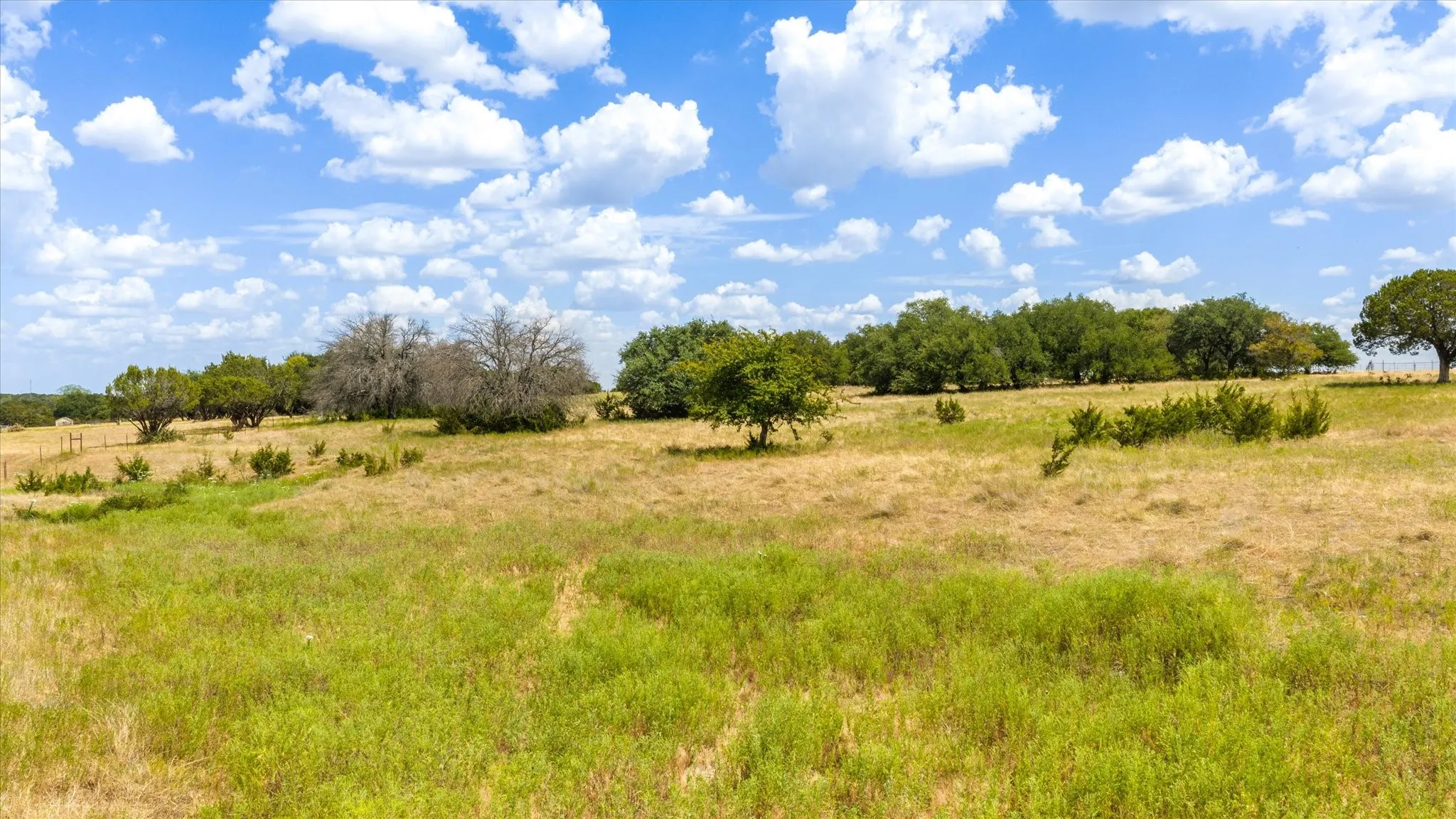 Single Family Residence For Sale in Somervell County , 4184 Highway 144, Glen Rose, Texas 76043, 3 Bedroom, 2 Bathroom, Garage spaces, 2,453 Sqft, built in 1992, mls#21382519, Real Estate Agent in Glen Rose, Homes For Sale in Somervell county, Homes For Sale in Glen Rose, Realtor in Glen Rose Texas, Real Estate Brokerage Independent Realty Texas, Luminita Cordes Realtor