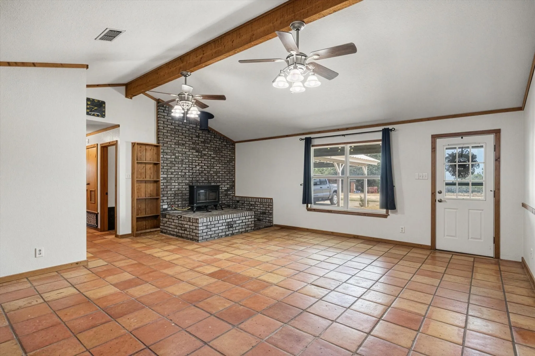 Single Family Residence For Sale in Somervell County , 4184 Highway 144, Glen Rose, Texas 76043, 3 Bedroom, 2 Bathroom, Garage spaces, 2,453 Sqft, built in 1992, mls#21382519, Real Estate Agent in Glen Rose, Homes For Sale in Somervell county, Homes For Sale in Glen Rose, Realtor in Glen Rose Texas, Real Estate Brokerage Independent Realty Texas, Luminita Cordes Realtor
