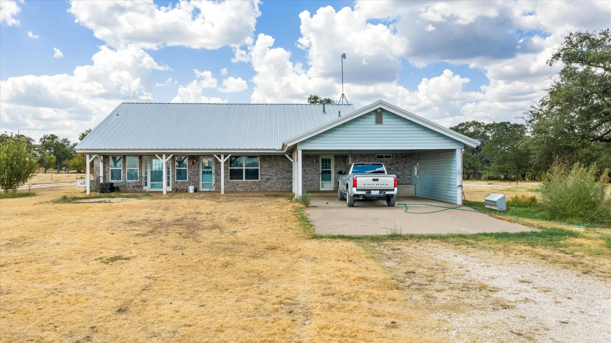 Single Family Residence For Sale in Somervell County , 4184 Highway 144, Glen Rose, Texas 76043, 3 Bedroom, 2 Bathroom, Garage spaces, 2,453 Sqft, built in 1992, mls#21382519, Real Estate Agent in Glen Rose, Homes For Sale in Somervell county, Homes For Sale in Glen Rose, Realtor in Glen Rose Texas, Real Estate Brokerage Independent Realty Texas, Luminita Cordes Realtor