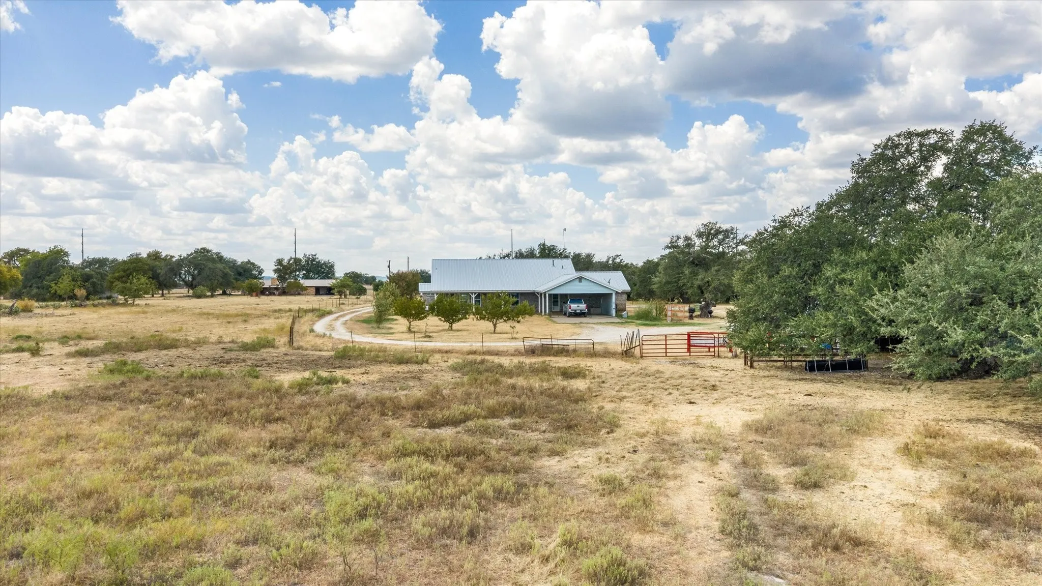 Single Family Residence For Sale in Somervell County , 4184 Highway 144, Glen Rose, Texas 76043, 3 Bedroom, 2 Bathroom, Garage spaces, 2,453 Sqft, built in 1992, mls#21382519, Real Estate Agent in Glen Rose, Homes For Sale in Somervell county, Homes For Sale in Glen Rose, Realtor in Glen Rose Texas, Real Estate Brokerage Independent Realty Texas, Luminita Cordes Realtor