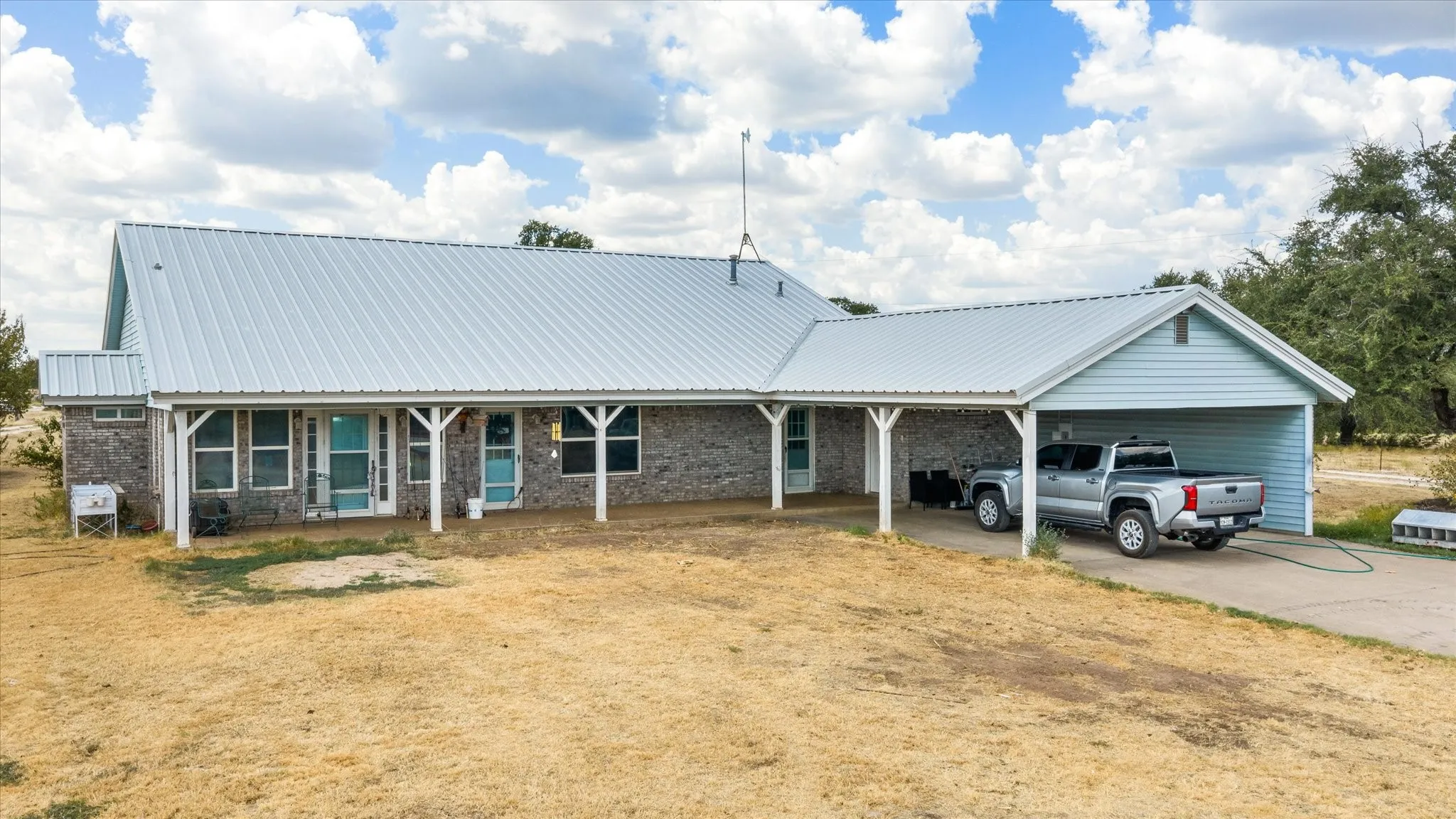 Single Family Residence For Sale in Somervell County , 4184 Highway 144, Glen Rose, Texas 76043, 3 Bedroom, 2 Bathroom, Garage spaces, 2,453 Sqft, built in 1992, mls#21382519, Real Estate Agent in Glen Rose, Homes For Sale in Somervell county, Homes For Sale in Glen Rose, Realtor in Glen Rose Texas, Real Estate Brokerage Independent Realty Texas, Luminita Cordes Realtor