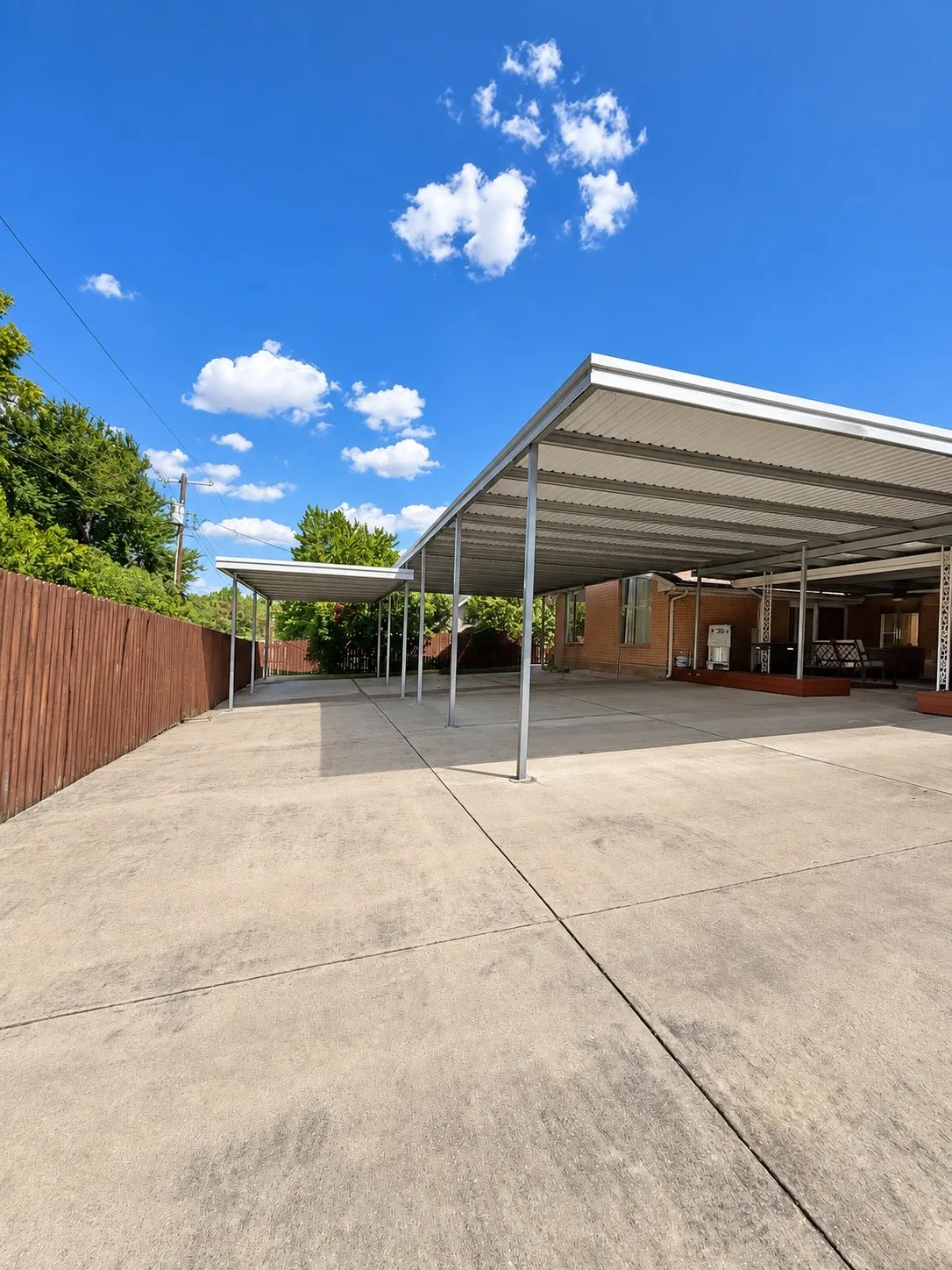 Single Family Residence For Rent in Dallas County , 6545 Lyndon B Johnson Freeway, Dallas, Texas 75240, 4 Bedroom, 4 Bathroom, Garage spaces, 3,005 Sqft, built in 1965, mls#21383770, Real Estate Agent in Dallas, Homes For Rent in Dallas county, Homes For Rent in Dallas, Realtor in Dallas Texas, Real Estate Brokerage Independent Realty Texas, Luminita Cordes Realtor