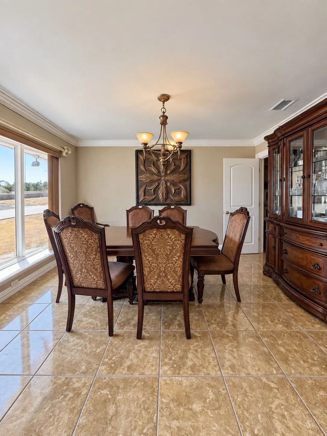 Single Family Residence For Rent in Dallas County , 6545 Lyndon B Johnson Freeway, Dallas, Texas 75240, 4 Bedroom, 4 Bathroom, Garage spaces, 3,005 Sqft, built in 1965, mls#21383770, Real Estate Agent in Dallas, Homes For Rent in Dallas county, Homes For Rent in Dallas, Realtor in Dallas Texas, Real Estate Brokerage Independent Realty Texas, Luminita Cordes Realtor