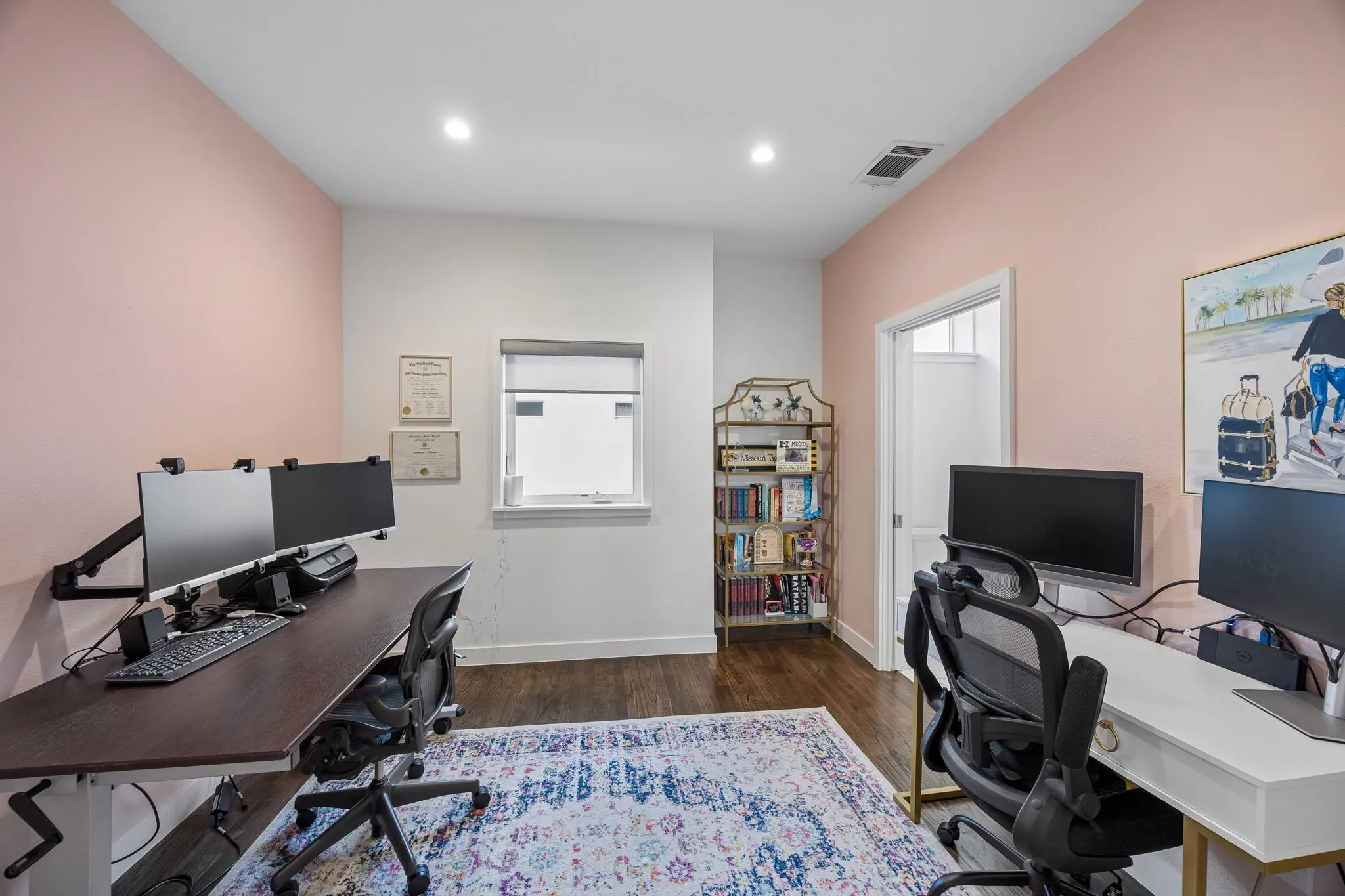 Townhouse For Sale in Dallas County , 4935 Flitwick Court, Dallas, Texas 75204, 2 Bedroom, 3 Bathroom, 2 Garage spaces, 1,876 Sqft, built in 2015, mls#21383413, Real Estate Agent in Dallas, Homes For Sale in Dallas county, Homes For Sale in Dallas, Realtor in Dallas Texas, Real Estate Brokerage Independent Realty Texas, Luminita Cordes Realtor