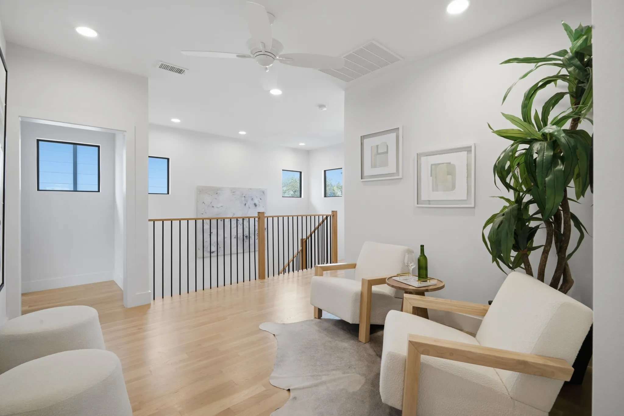 Single Family Residence For Sale in Dallas County , 4634 Newmore Avenue, Dallas, Texas 75209, 4 Bedroom, 3 Bathroom, 2 Garage spaces, 3,016 Sqft, built in 2016, mls#21383556, Real Estate Agent in Dallas, Homes For Sale in Dallas county, Homes For Sale in Dallas, Realtor in Dallas Texas, Real Estate Brokerage Independent Realty Texas, Luminita Cordes Realtor
