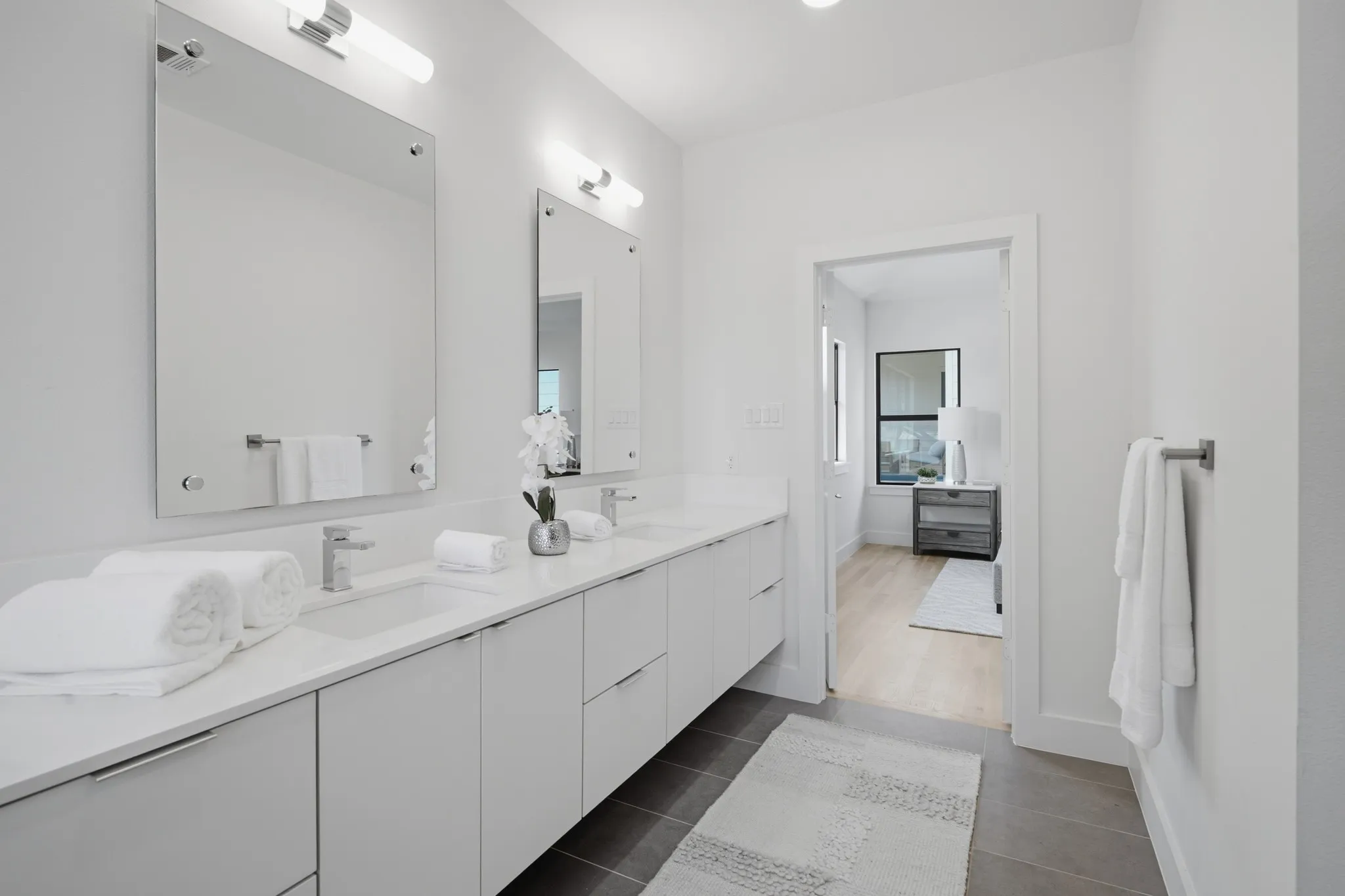Single Family Residence For Sale in Dallas County , 4634 Newmore Avenue, Dallas, Texas 75209, 4 Bedroom, 3 Bathroom, 2 Garage spaces, 3,016 Sqft, built in 2016, mls#21383556, Real Estate Agent in Dallas, Homes For Sale in Dallas county, Homes For Sale in Dallas, Realtor in Dallas Texas, Real Estate Brokerage Independent Realty Texas, Luminita Cordes Realtor