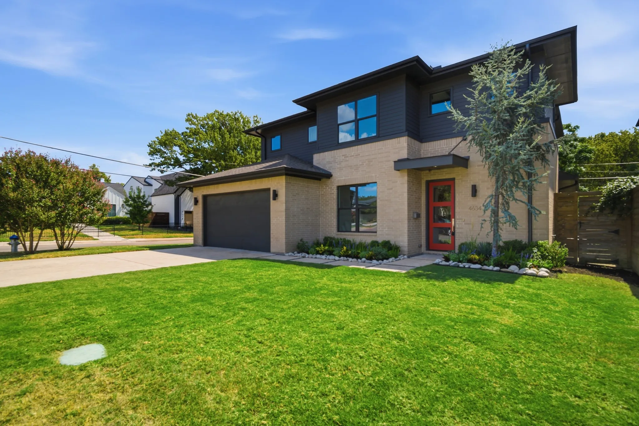 Single Family Residence For Sale in Dallas County , 4634 Newmore Avenue, Dallas, Texas 75209, 4 Bedroom, 3 Bathroom, 2 Garage spaces, 3,016 Sqft, built in 2016, mls#21383556, Real Estate Agent in Dallas, Homes For Sale in Dallas county, Homes For Sale in Dallas, Realtor in Dallas Texas, Real Estate Brokerage Independent Realty Texas, Luminita Cordes Realtor