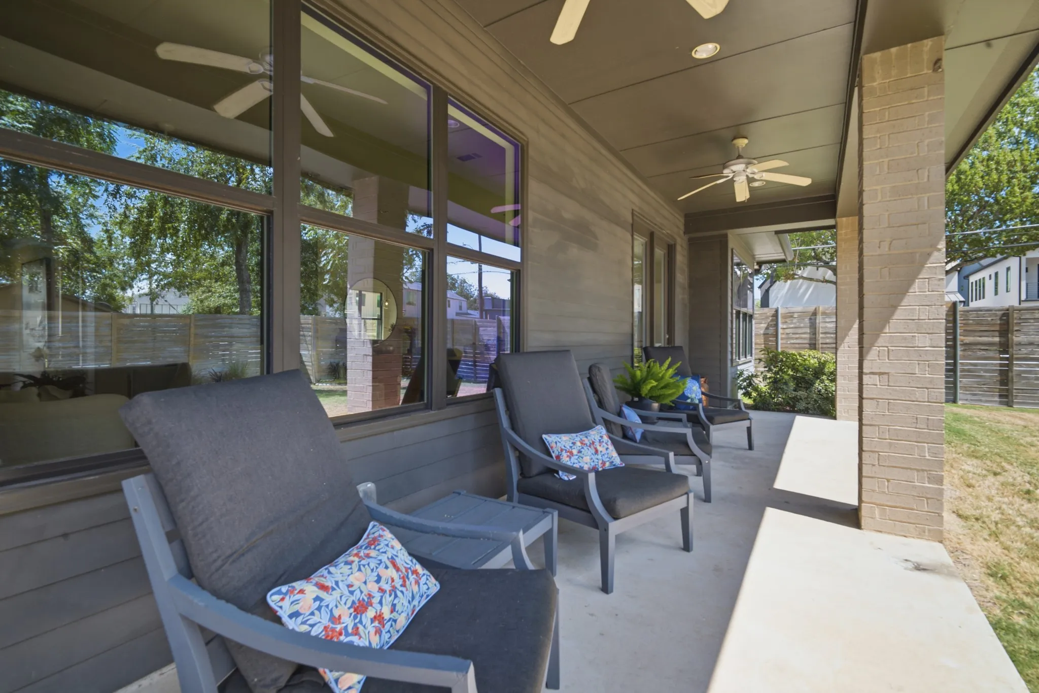 Single Family Residence For Sale in Dallas County , 4634 Newmore Avenue, Dallas, Texas 75209, 4 Bedroom, 3 Bathroom, 2 Garage spaces, 3,016 Sqft, built in 2016, mls#21383556, Real Estate Agent in Dallas, Homes For Sale in Dallas county, Homes For Sale in Dallas, Realtor in Dallas Texas, Real Estate Brokerage Independent Realty Texas, Luminita Cordes Realtor