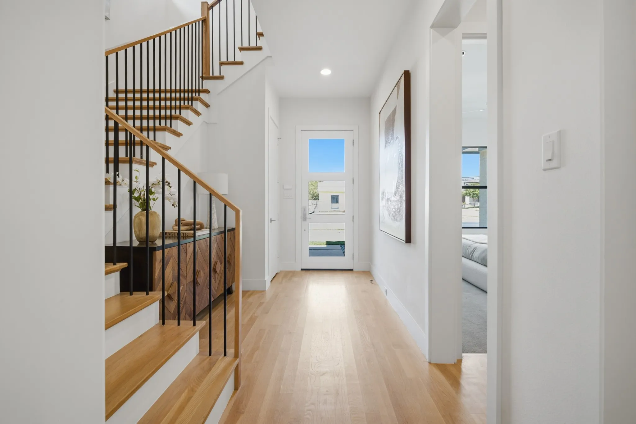 Single Family Residence For Sale in Dallas County , 4634 Newmore Avenue, Dallas, Texas 75209, 4 Bedroom, 3 Bathroom, 2 Garage spaces, 3,016 Sqft, built in 2016, mls#21383556, Real Estate Agent in Dallas, Homes For Sale in Dallas county, Homes For Sale in Dallas, Realtor in Dallas Texas, Real Estate Brokerage Independent Realty Texas, Luminita Cordes Realtor