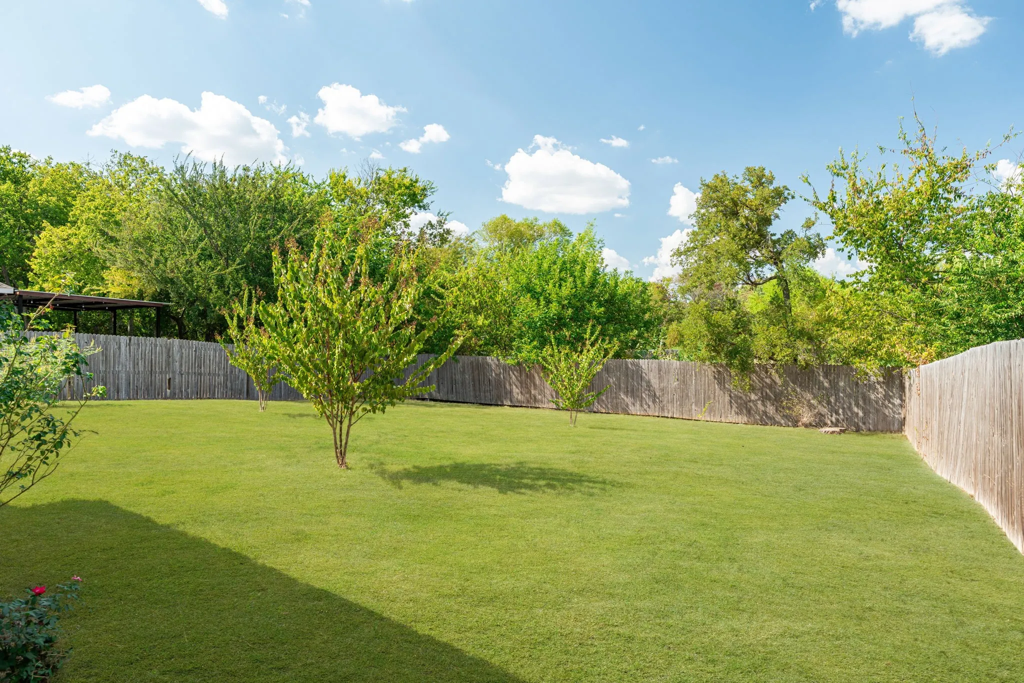 Single Family Residence For Sale in Collin County , 412 Harvard Drive, Princeton, Texas 75407, 3 Bedroom, 2 Bathroom, 2 Garage spaces, 1,309 Sqft, built in 2005, mls#21381667, Real Estate Agent in Princeton, Homes For Sale in Collin county, Homes For Sale in Princeton, Realtor in Princeton Texas, Real Estate Brokerage Independent Realty Texas, Luminita Cordes Realtor