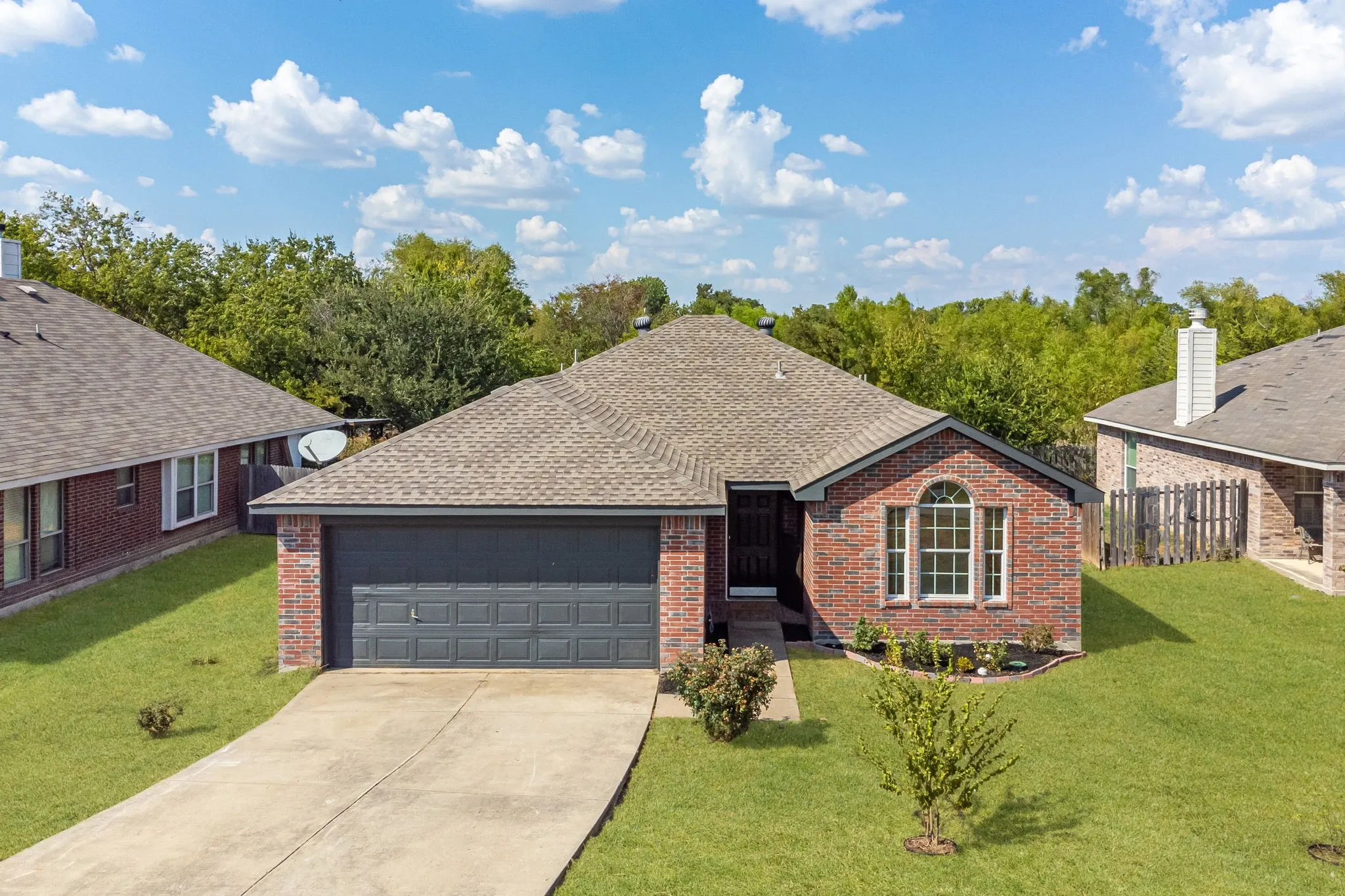 Single Family Residence For Sale in Collin County , 412 Harvard Drive, Princeton, Texas 75407, 3 Bedroom, 2 Bathroom, 2 Garage spaces, 1,309 Sqft, built in 2005, mls#21381667, Real Estate Agent in Princeton, Homes For Sale in Collin county, Homes For Sale in Princeton, Realtor in Princeton Texas, Real Estate Brokerage Independent Realty Texas, Luminita Cordes Realtor