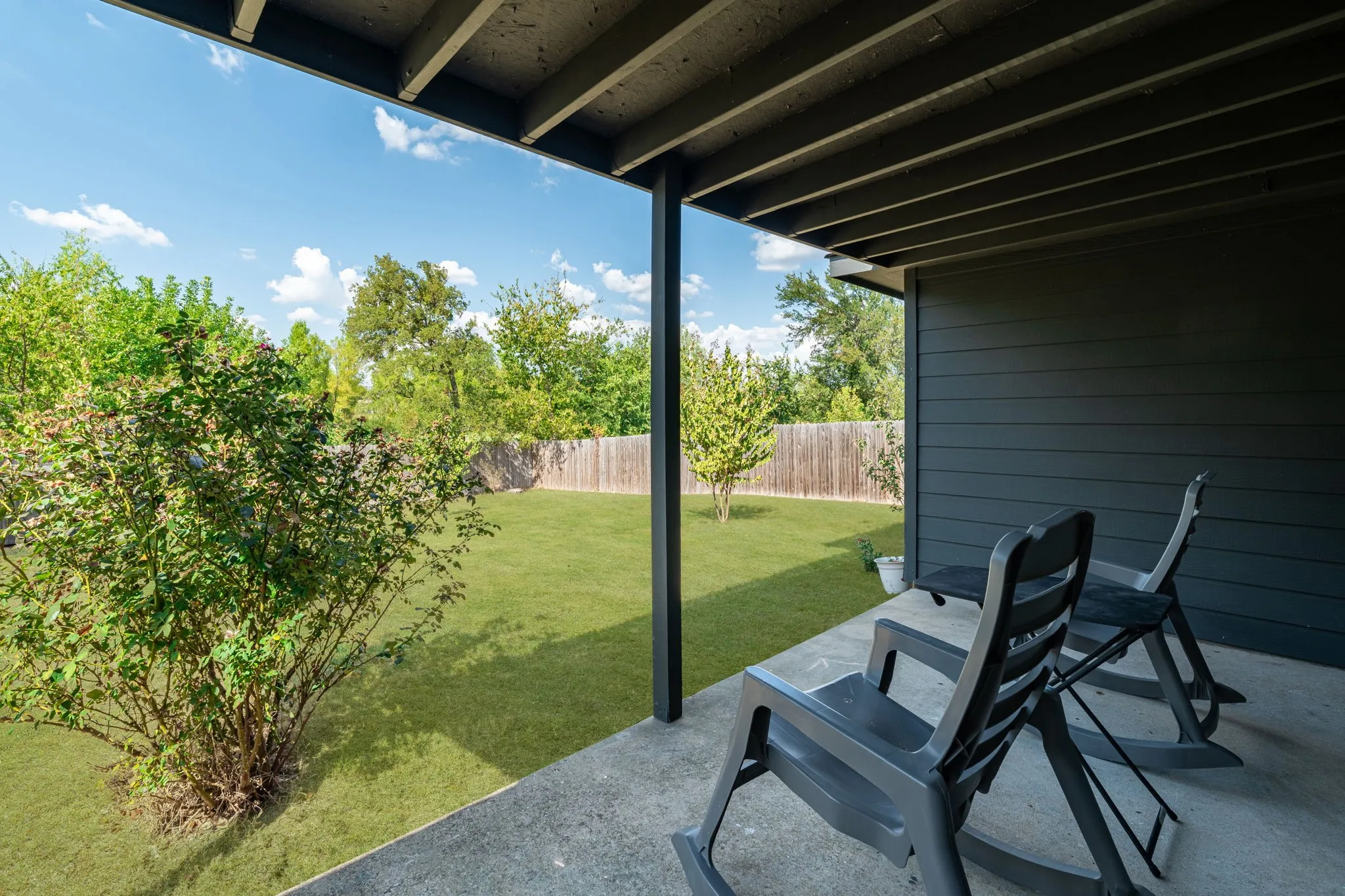 Single Family Residence For Sale in Collin County , 412 Harvard Drive, Princeton, Texas 75407, 3 Bedroom, 2 Bathroom, 2 Garage spaces, 1,309 Sqft, built in 2005, mls#21381667, Real Estate Agent in Princeton, Homes For Sale in Collin county, Homes For Sale in Princeton, Realtor in Princeton Texas, Real Estate Brokerage Independent Realty Texas, Luminita Cordes Realtor