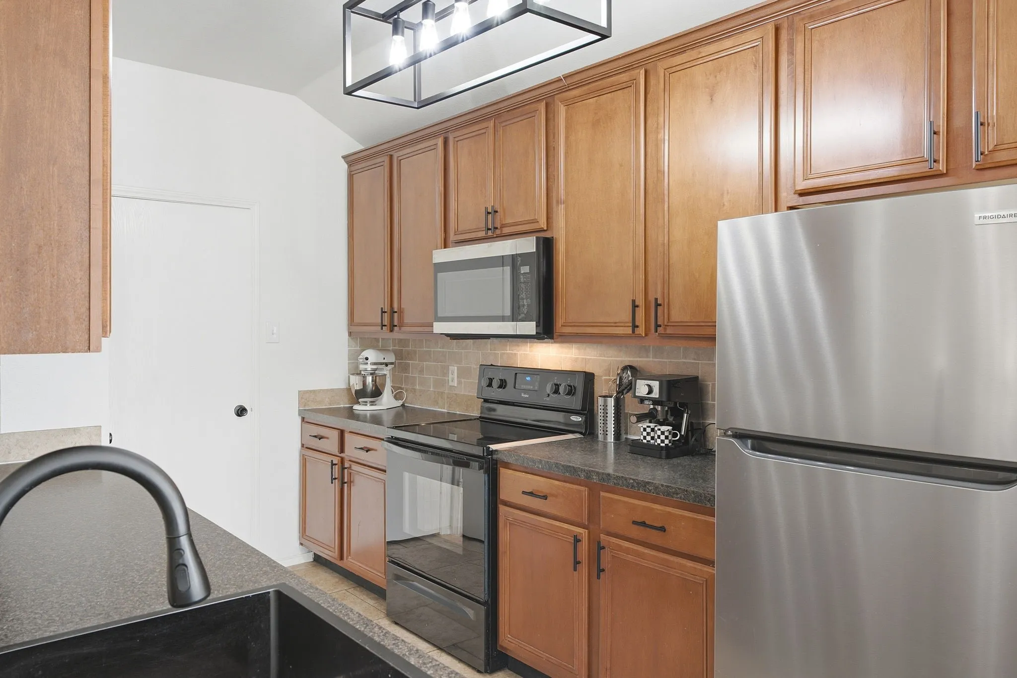 Single Family Residence For Sale in Collin County , 412 Harvard Drive, Princeton, Texas 75407, 3 Bedroom, 2 Bathroom, 2 Garage spaces, 1,309 Sqft, built in 2005, mls#21381667, Real Estate Agent in Princeton, Homes For Sale in Collin county, Homes For Sale in Princeton, Realtor in Princeton Texas, Real Estate Brokerage Independent Realty Texas, Luminita Cordes Realtor