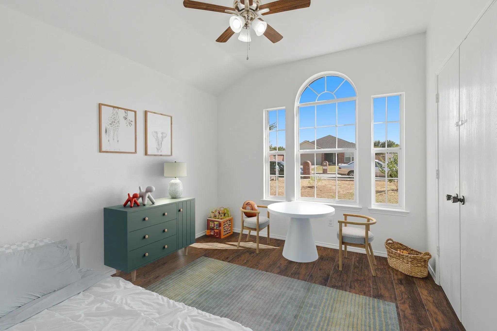 Single Family Residence For Sale in Collin County , 412 Harvard Drive, Princeton, Texas 75407, 3 Bedroom, 2 Bathroom, 2 Garage spaces, 1,309 Sqft, built in 2005, mls#21381667, Real Estate Agent in Princeton, Homes For Sale in Collin county, Homes For Sale in Princeton, Realtor in Princeton Texas, Real Estate Brokerage Independent Realty Texas, Luminita Cordes Realtor