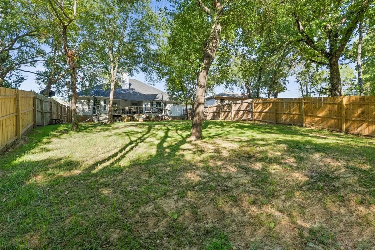 Single Family Residence For Sale in Henderson County , 460 Admiral Drive, Gun Barrel City, Texas 75156, 3 Bedroom, 2 Bathroom, 2 Garage spaces, 1,794 Sqft, built in 2010, mls#21380968, Real Estate Agent in Gun Barrel City, Homes For Sale in Henderson county, Homes For Sale in Gun Barrel City, Realtor in Gun Barrel City Texas, Real Estate Brokerage Independent Realty Texas, Luminita Cordes Realtor