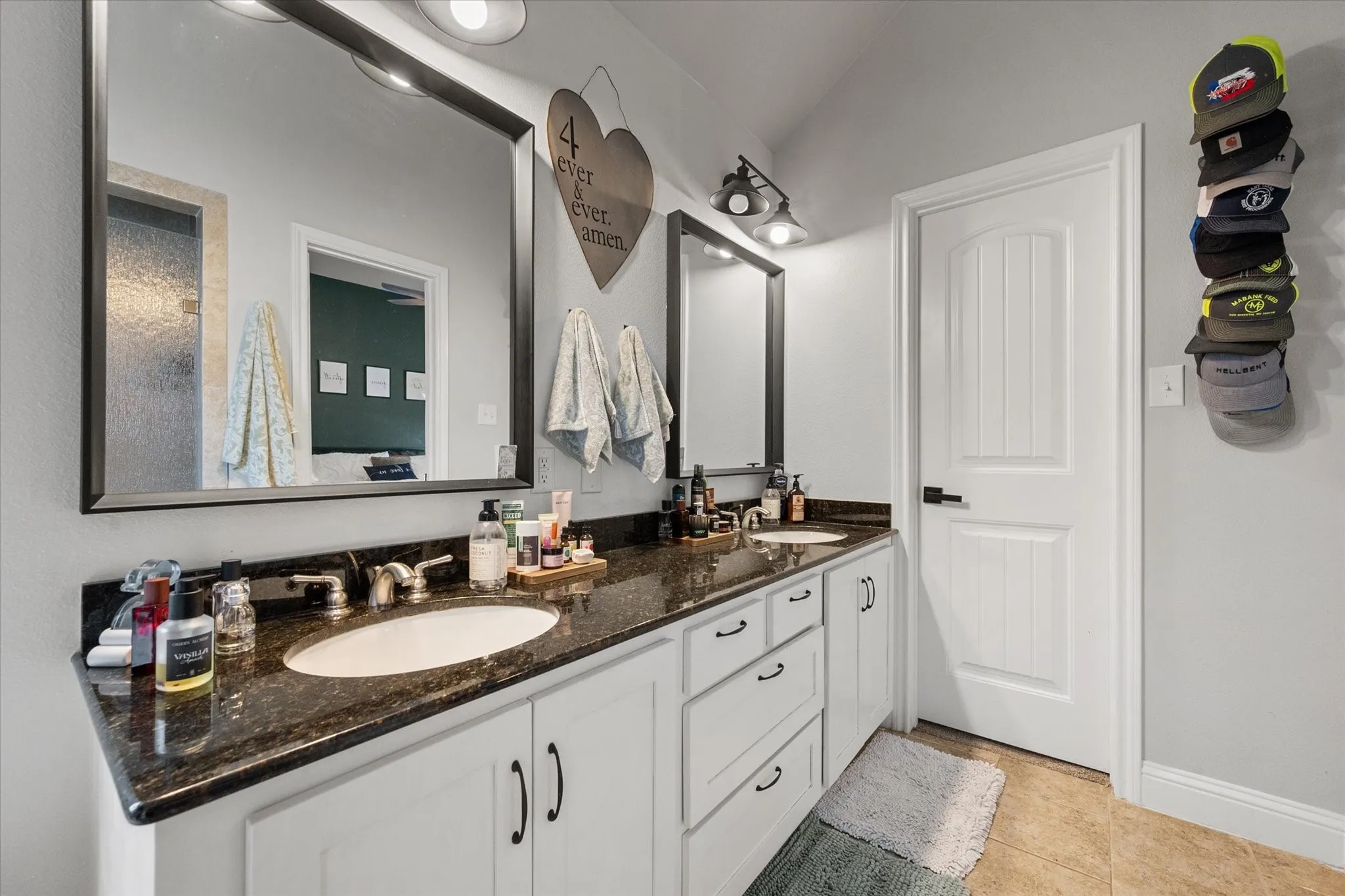 Single Family Residence For Sale in Henderson County , 460 Admiral Drive, Gun Barrel City, Texas 75156, 3 Bedroom, 2 Bathroom, 2 Garage spaces, 1,794 Sqft, built in 2010, mls#21380968, Real Estate Agent in Gun Barrel City, Homes For Sale in Henderson county, Homes For Sale in Gun Barrel City, Realtor in Gun Barrel City Texas, Real Estate Brokerage Independent Realty Texas, Luminita Cordes Realtor