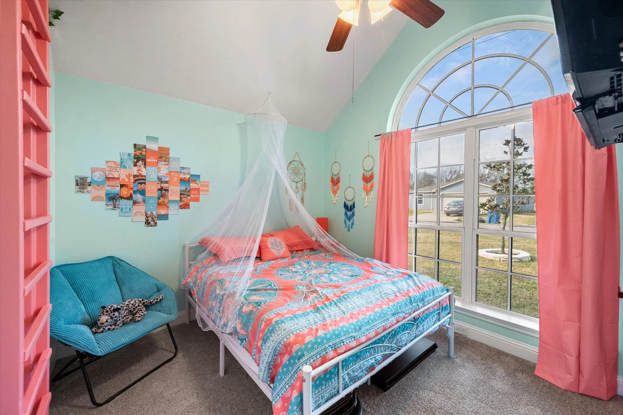 Single Family Residence For Sale in Henderson County , 460 Admiral Drive, Gun Barrel City, Texas 75156, 3 Bedroom, 2 Bathroom, 2 Garage spaces, 1,794 Sqft, built in 2010, mls#21380968, Real Estate Agent in Gun Barrel City, Homes For Sale in Henderson county, Homes For Sale in Gun Barrel City, Realtor in Gun Barrel City Texas, Real Estate Brokerage Independent Realty Texas, Luminita Cordes Realtor