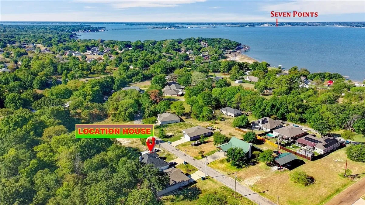 Single Family Residence For Sale in Henderson County , 460 Admiral Drive, Gun Barrel City, Texas 75156, 3 Bedroom, 2 Bathroom, 2 Garage spaces, 1,794 Sqft, built in 2010, mls#21380968, Real Estate Agent in Gun Barrel City, Homes For Sale in Henderson county, Homes For Sale in Gun Barrel City, Realtor in Gun Barrel City Texas, Real Estate Brokerage Independent Realty Texas, Luminita Cordes Realtor