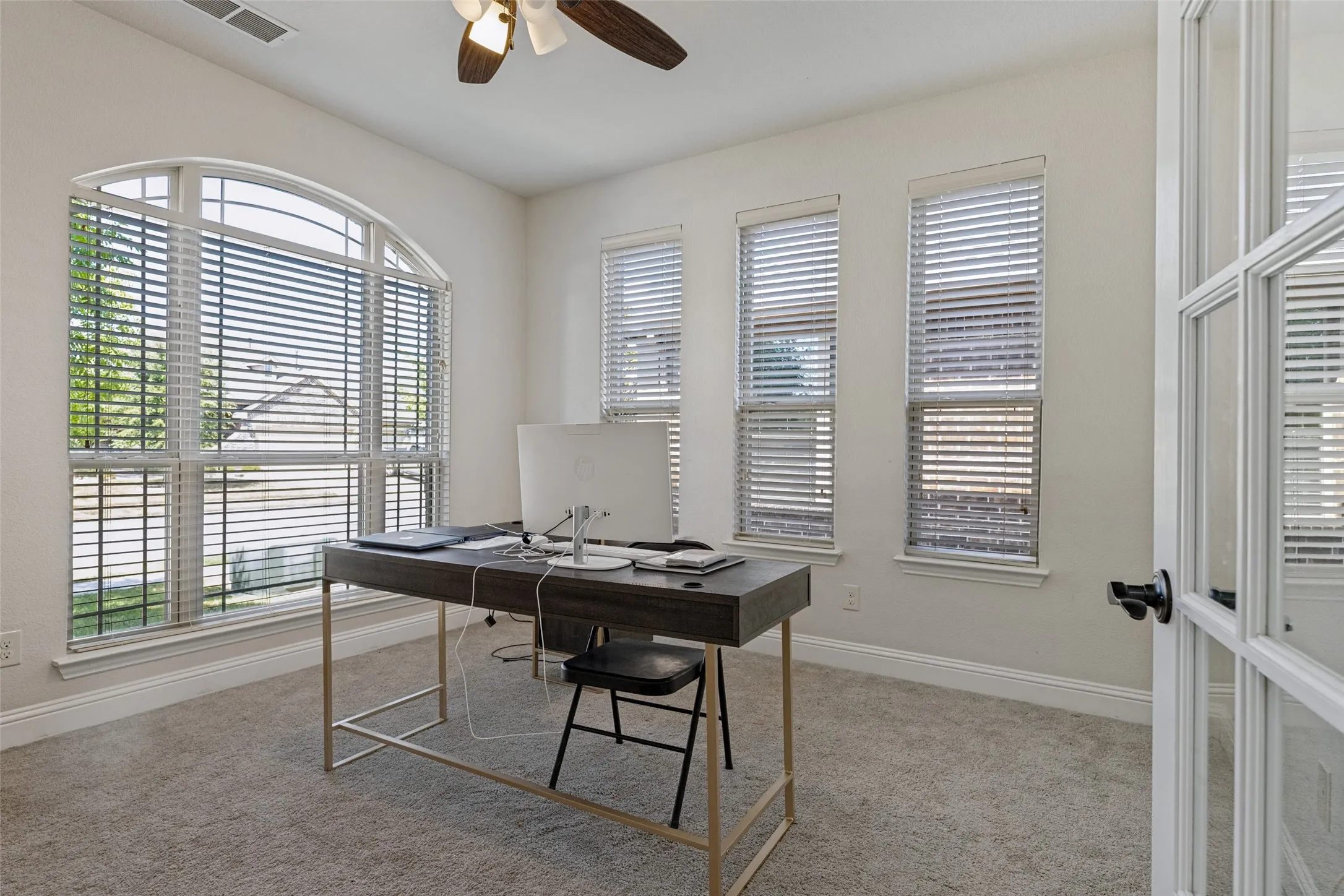 Single Family Residence For Rent in Collin County , 817 Glendale Drive, Anna, Texas 75409, 4 Bedroom, 3 Bathroom, 2 Garage spaces, 2,822 Sqft, built in 2018, mls#21383757, Real Estate Agent in Anna, Homes For Rent in Collin county, Homes For Rent in Anna, Realtor in Anna Texas, Real Estate Brokerage Independent Realty Texas, Luminita Cordes Realtor