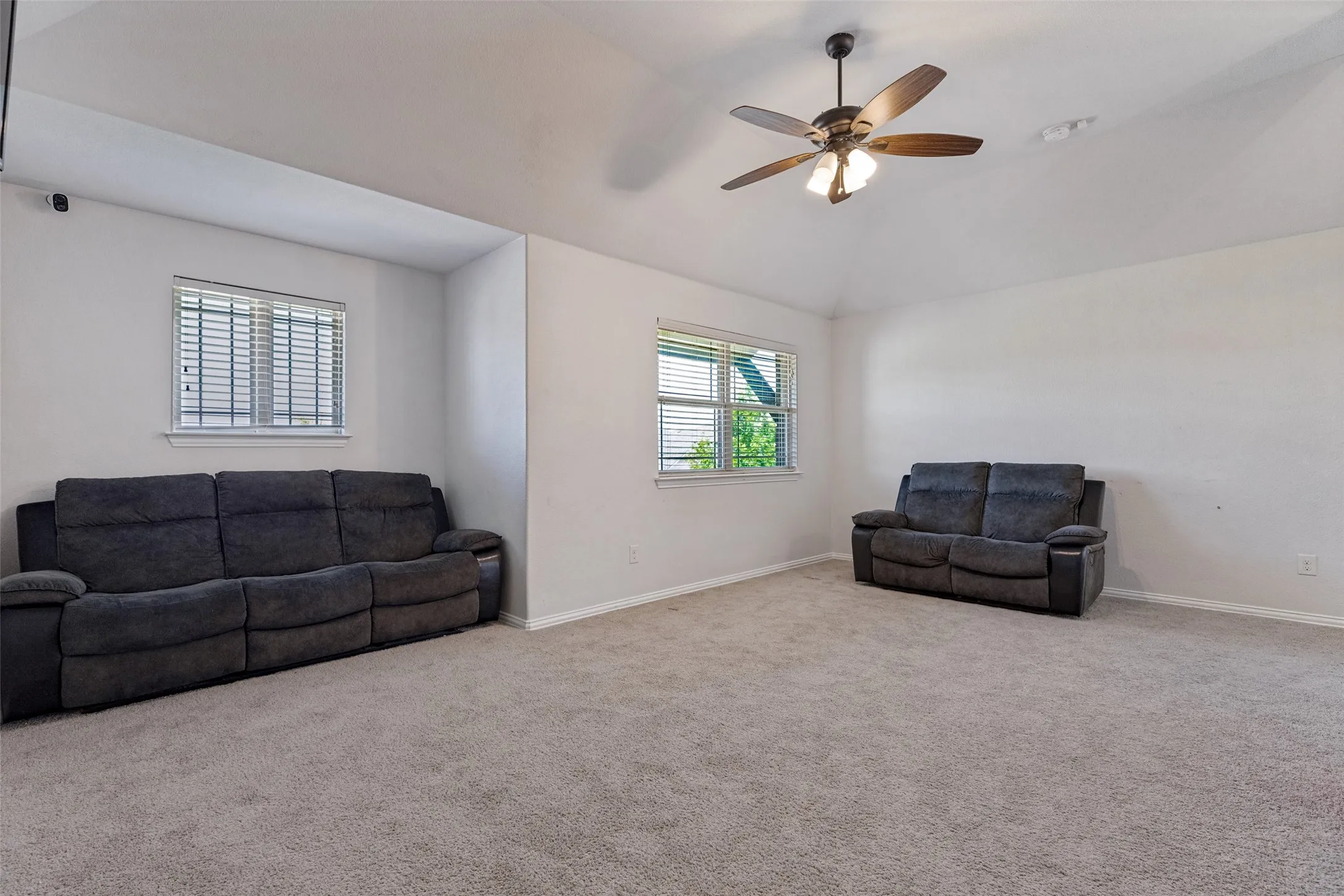 Single Family Residence For Rent in Collin County , 817 Glendale Drive, Anna, Texas 75409, 4 Bedroom, 3 Bathroom, 2 Garage spaces, 2,822 Sqft, built in 2018, mls#21383757, Real Estate Agent in Anna, Homes For Rent in Collin county, Homes For Rent in Anna, Realtor in Anna Texas, Real Estate Brokerage Independent Realty Texas, Luminita Cordes Realtor