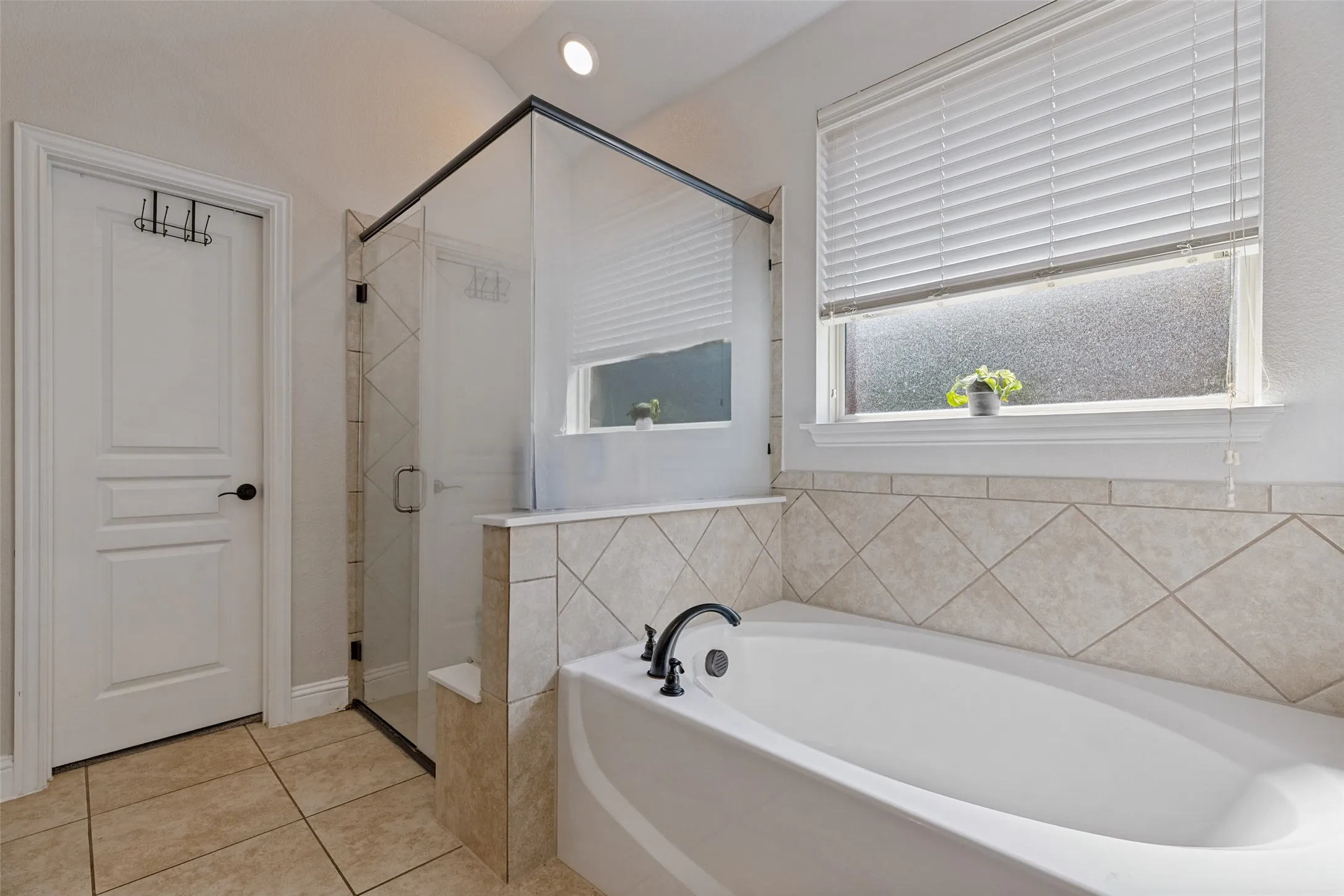 Single Family Residence For Rent in Collin County , 817 Glendale Drive, Anna, Texas 75409, 4 Bedroom, 3 Bathroom, 2 Garage spaces, 2,822 Sqft, built in 2018, mls#21383757, Real Estate Agent in Anna, Homes For Rent in Collin county, Homes For Rent in Anna, Realtor in Anna Texas, Real Estate Brokerage Independent Realty Texas, Luminita Cordes Realtor