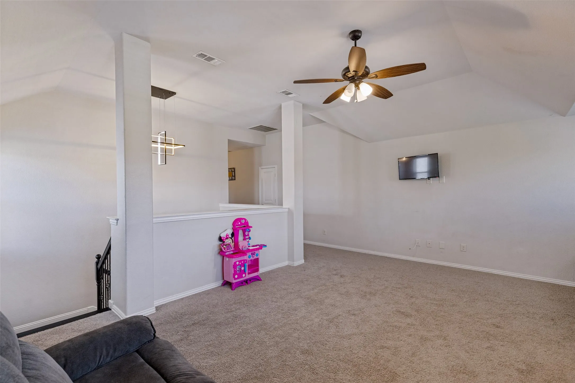 Single Family Residence For Rent in Collin County , 817 Glendale Drive, Anna, Texas 75409, 4 Bedroom, 3 Bathroom, 2 Garage spaces, 2,822 Sqft, built in 2018, mls#21383757, Real Estate Agent in Anna, Homes For Rent in Collin county, Homes For Rent in Anna, Realtor in Anna Texas, Real Estate Brokerage Independent Realty Texas, Luminita Cordes Realtor