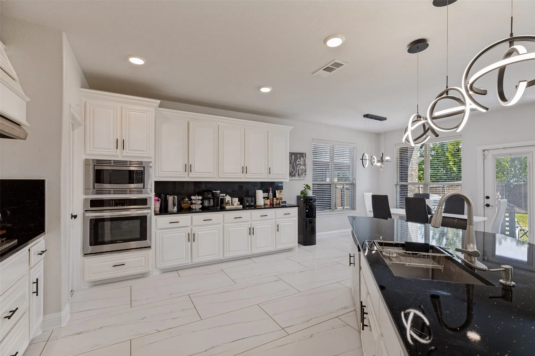 Single Family Residence For Rent in Collin County , 817 Glendale Drive, Anna, Texas 75409, 4 Bedroom, 3 Bathroom, 2 Garage spaces, 2,822 Sqft, built in 2018, mls#21383757, Real Estate Agent in Anna, Homes For Rent in Collin county, Homes For Rent in Anna, Realtor in Anna Texas, Real Estate Brokerage Independent Realty Texas, Luminita Cordes Realtor