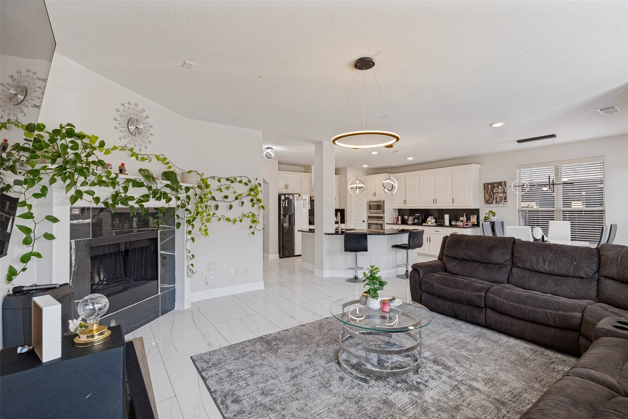 Single Family Residence For Rent in Collin County , 817 Glendale Drive, Anna, Texas 75409, 4 Bedroom, 3 Bathroom, 2 Garage spaces, 2,822 Sqft, built in 2018, mls#21383757, Real Estate Agent in Anna, Homes For Rent in Collin county, Homes For Rent in Anna, Realtor in Anna Texas, Real Estate Brokerage Independent Realty Texas, Luminita Cordes Realtor