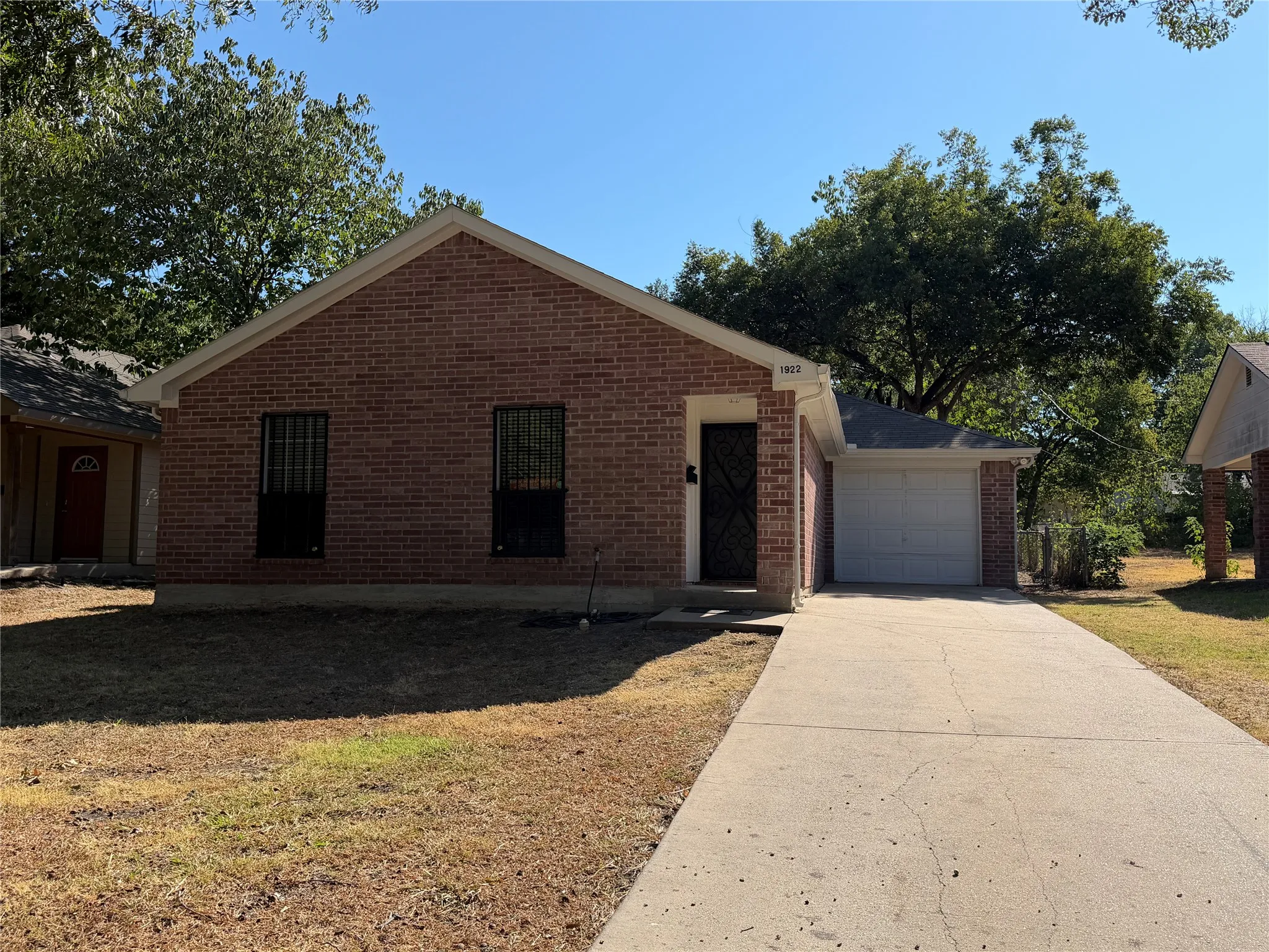 Single Family Residence For Rent in Dallas County , 1922 Arizona Avenue, Dallas, Texas 75216, 4 Bedroom, 2 Bathroom, 1 Garage spaces, 1,272 Sqft, built in 2005, mls#21383786, Real Estate Agent in Dallas, Homes For Rent in Dallas county, Homes For Rent in Dallas, Realtor in Dallas Texas, Real Estate Brokerage Independent Realty Texas, Luminita Cordes Realtor