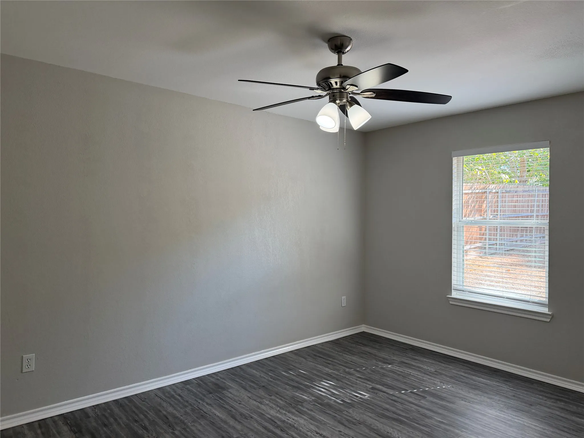Single Family Residence For Rent in Dallas County , 1922 Arizona Avenue, Dallas, Texas 75216, 4 Bedroom, 2 Bathroom, 1 Garage spaces, 1,272 Sqft, built in 2005, mls#21383786, Real Estate Agent in Dallas, Homes For Rent in Dallas county, Homes For Rent in Dallas, Realtor in Dallas Texas, Real Estate Brokerage Independent Realty Texas, Luminita Cordes Realtor
