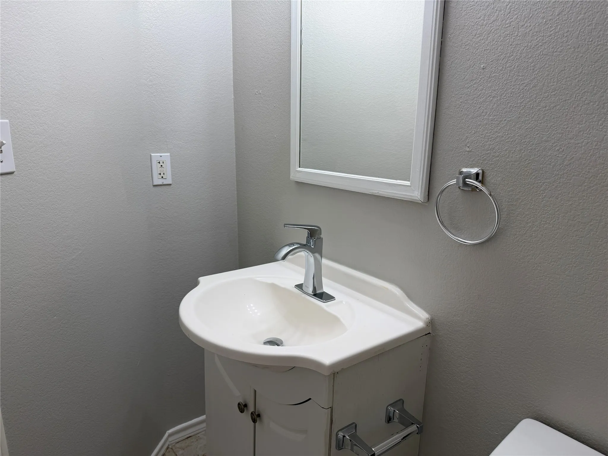 Single Family Residence For Rent in Dallas County , 1922 Arizona Avenue, Dallas, Texas 75216, 4 Bedroom, 2 Bathroom, 1 Garage spaces, 1,272 Sqft, built in 2005, mls#21383786, Real Estate Agent in Dallas, Homes For Rent in Dallas county, Homes For Rent in Dallas, Realtor in Dallas Texas, Real Estate Brokerage Independent Realty Texas, Luminita Cordes Realtor