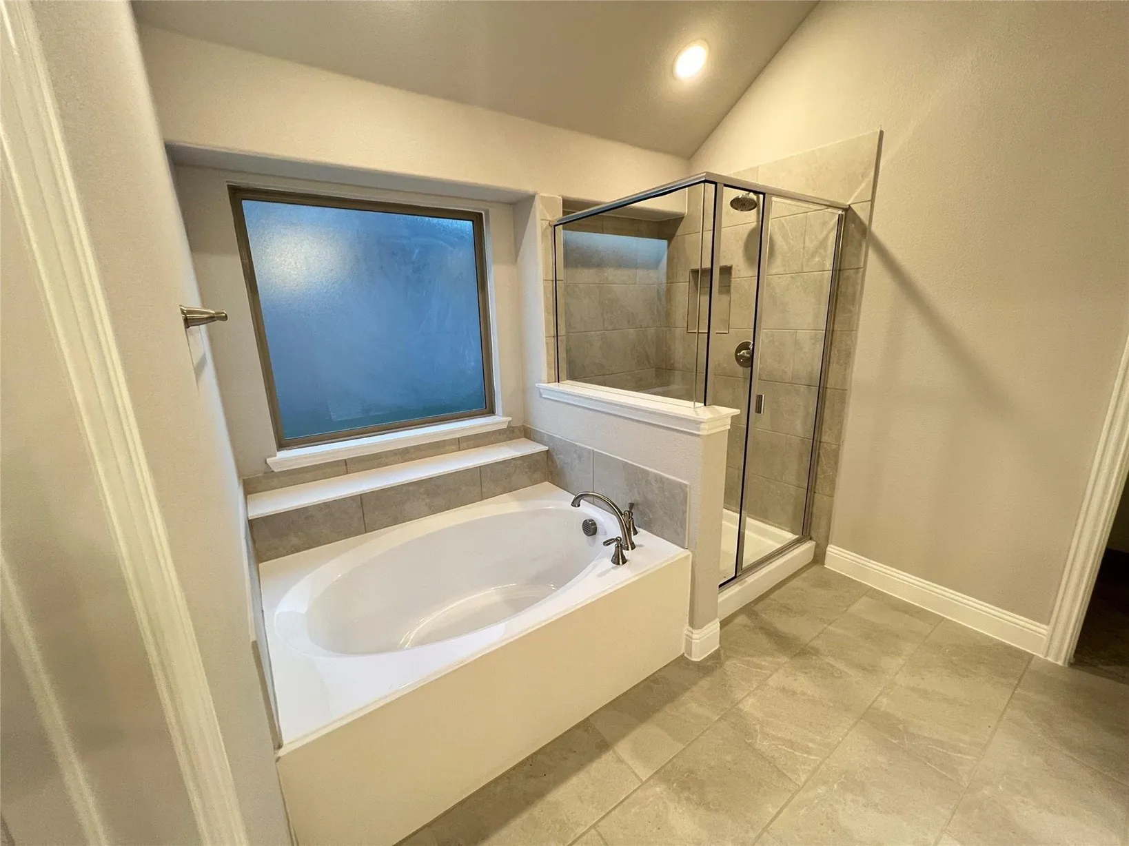 Single Family Residence For Rent in Collin County , 4008 Whitetail Lane, Melissa, Texas 75454, 3 Bedroom, 2 Bathroom, 2 Garage spaces, 1,735 Sqft, built in 2022, mls#21383787, Real Estate Agent in Melissa, Homes For Rent in Collin county, Homes For Rent in Melissa, Realtor in Melissa Texas, Real Estate Brokerage Independent Realty Texas, Luminita Cordes Realtor