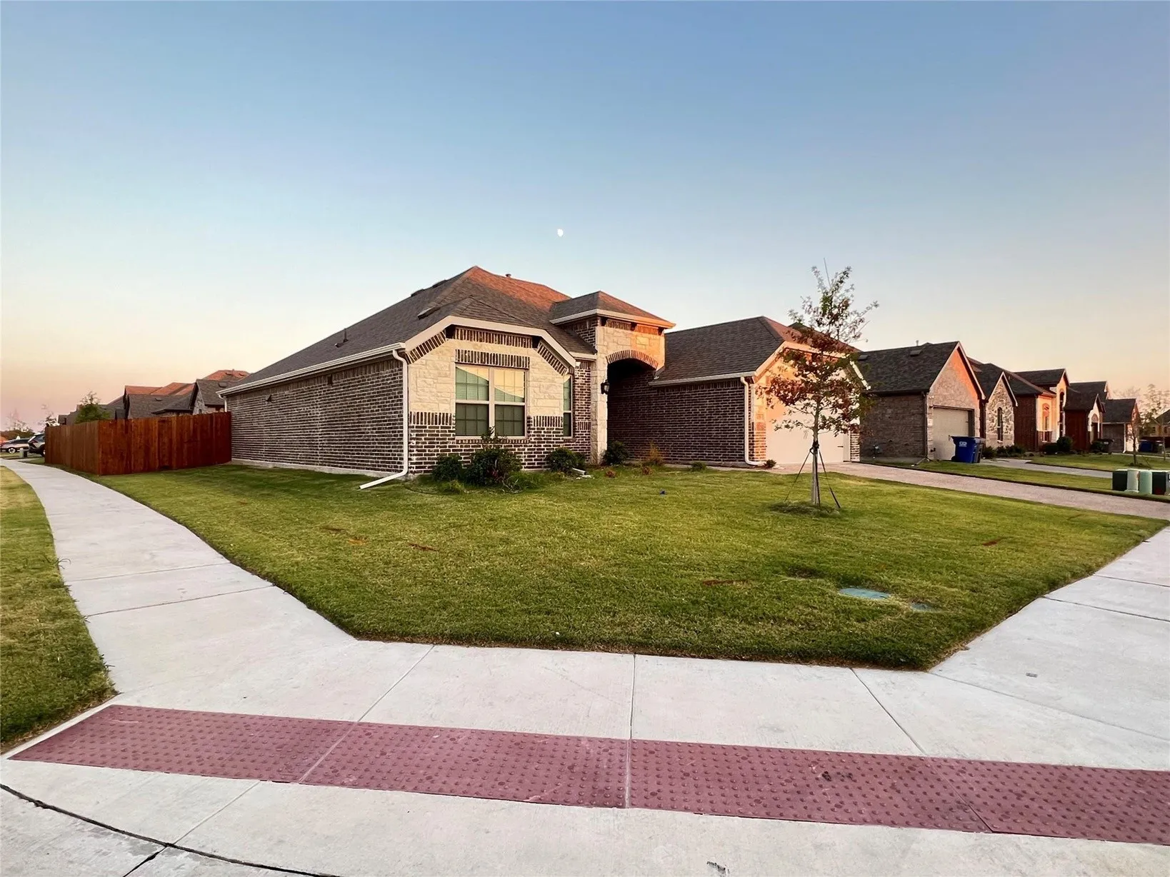 Single Family Residence For Rent in Collin County , 4008 Whitetail Lane, Melissa, Texas 75454, 3 Bedroom, 2 Bathroom, 2 Garage spaces, 1,735 Sqft, built in 2022, mls#21383787, Real Estate Agent in Melissa, Homes For Rent in Collin county, Homes For Rent in Melissa, Realtor in Melissa Texas, Real Estate Brokerage Independent Realty Texas, Luminita Cordes Realtor