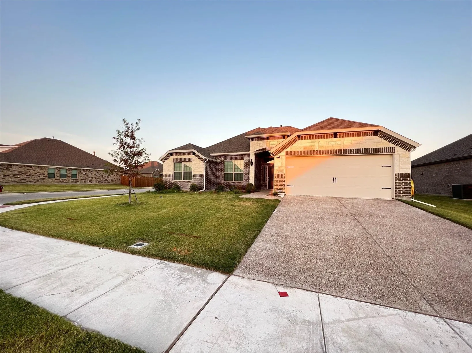 Single Family Residence For Rent in Collin County , 4008 Whitetail Lane, Melissa, Texas 75454, 3 Bedroom, 2 Bathroom, 2 Garage spaces, 1,735 Sqft, built in 2022, mls#21383787, Real Estate Agent in Melissa, Homes For Rent in Collin county, Homes For Rent in Melissa, Realtor in Melissa Texas, Real Estate Brokerage Independent Realty Texas, Luminita Cordes Realtor
