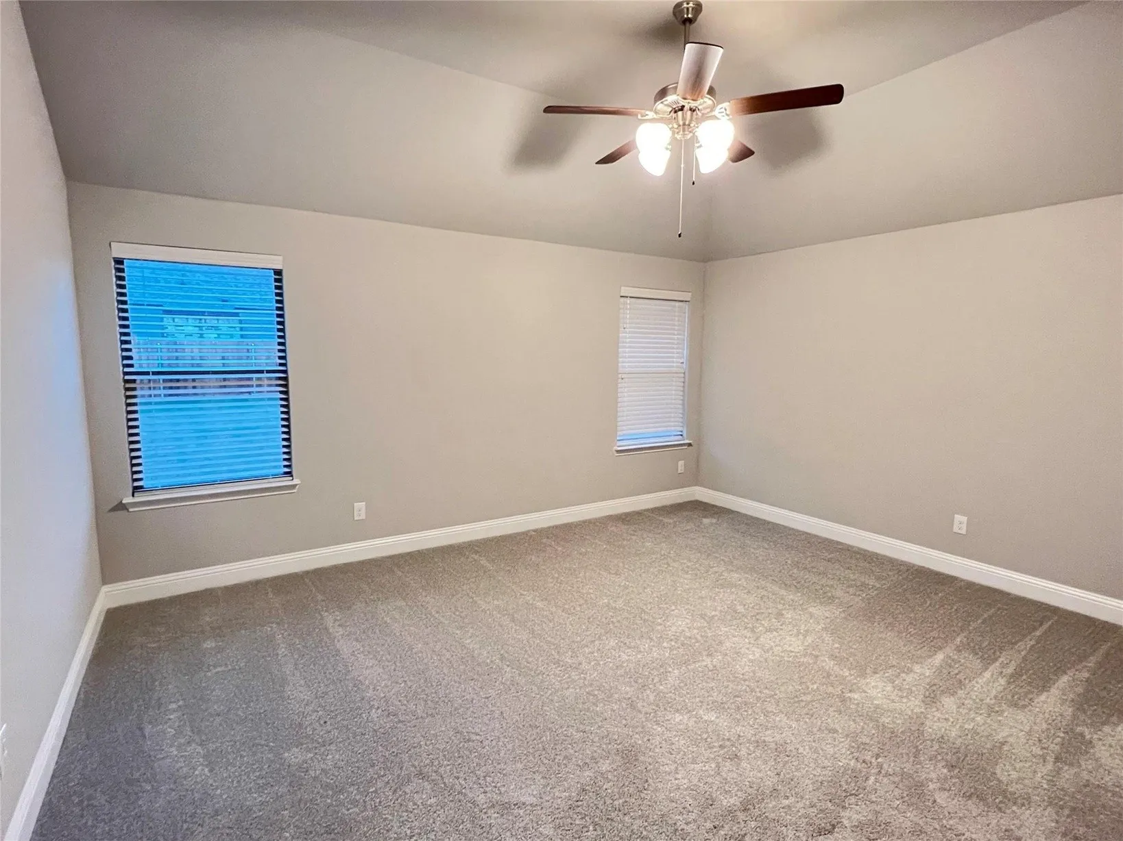 Single Family Residence For Rent in Collin County , 4008 Whitetail Lane, Melissa, Texas 75454, 3 Bedroom, 2 Bathroom, 2 Garage spaces, 1,735 Sqft, built in 2022, mls#21383787, Real Estate Agent in Melissa, Homes For Rent in Collin county, Homes For Rent in Melissa, Realtor in Melissa Texas, Real Estate Brokerage Independent Realty Texas, Luminita Cordes Realtor