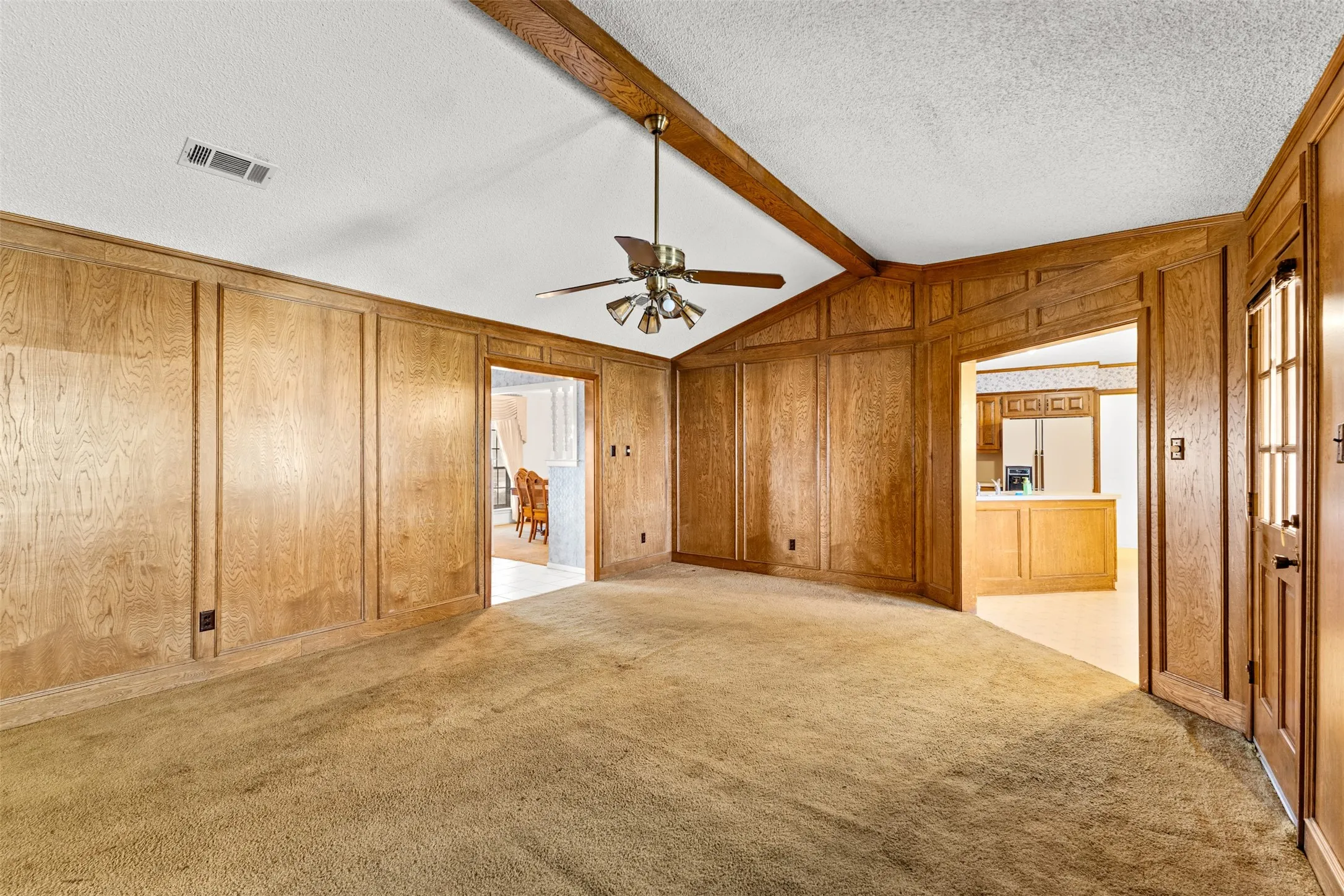 Single Family Residence For Sale in Tarrant County , 4405 Kingswick Drive, Arlington, Texas 76016, 4 Bedroom, 3 Bathroom, 2 Garage spaces, 2,576 Sqft, built in 1977, mls#21374414, Real Estate Agent in Arlington, Homes For Sale in Tarrant county, Homes For Sale in Arlington, Realtor in Arlington Texas, Real Estate Brokerage Independent Realty Texas, Luminita Cordes Realtor