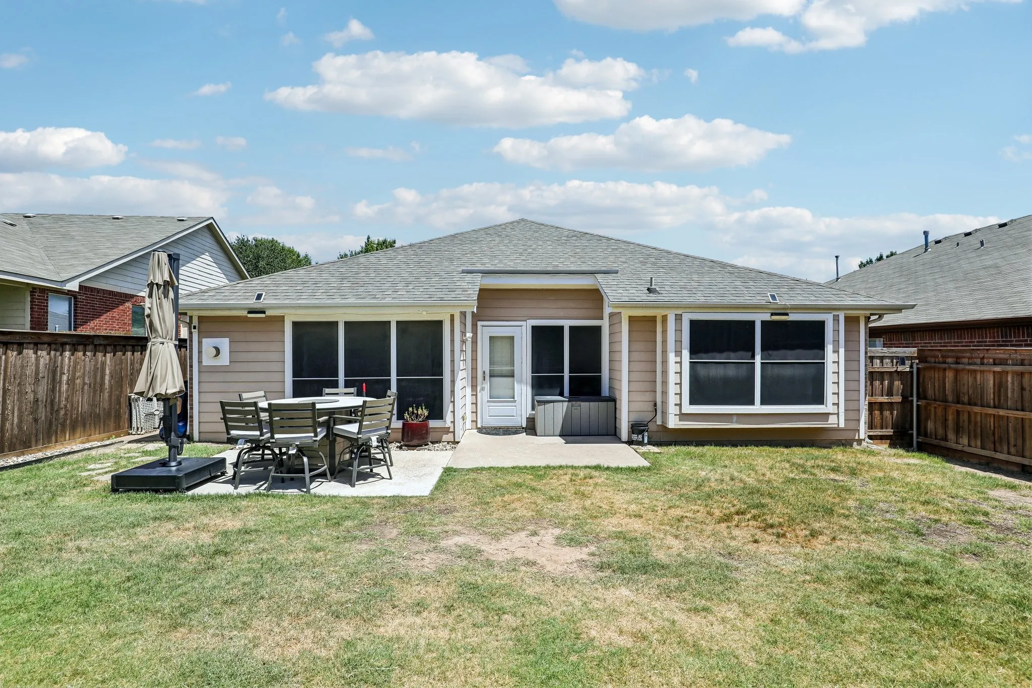 Single Family Residence For Sale in Tarrant County , 2868 Spotted Owl Drive, Fort Worth, Texas 76244, 4 Bedroom, 2 Bathroom, 2 Garage spaces, 1,904 Sqft, built in 2005, mls#21379072, Real Estate Agent in Fort Worth, Homes For Sale in Tarrant county, Homes For Sale in Fort Worth, Realtor in Fort Worth Texas, Real Estate Brokerage Independent Realty Texas, Luminita Cordes Realtor