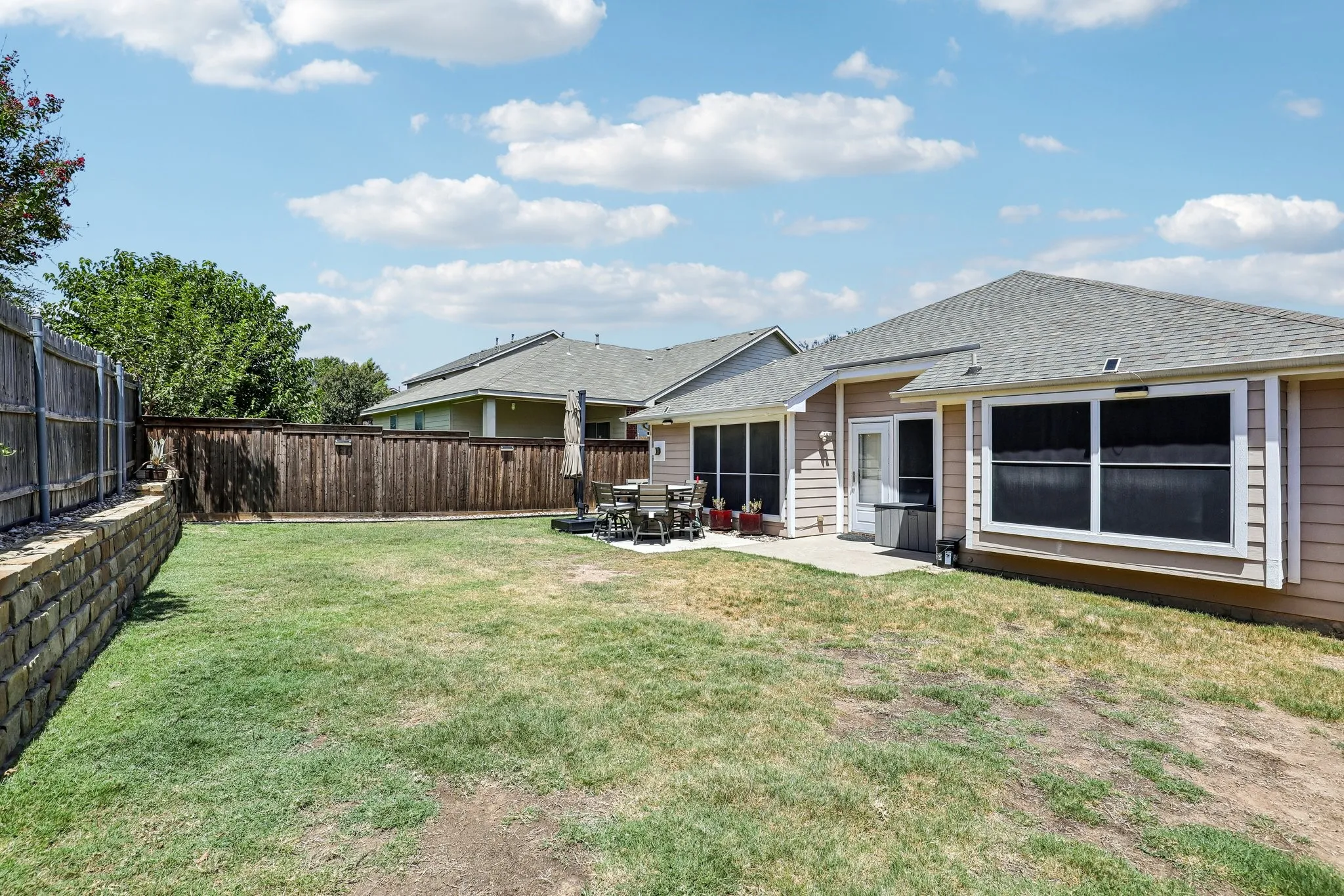 Single Family Residence For Sale in Tarrant County , 2868 Spotted Owl Drive, Fort Worth, Texas 76244, 4 Bedroom, 2 Bathroom, 2 Garage spaces, 1,904 Sqft, built in 2005, mls#21379072, Real Estate Agent in Fort Worth, Homes For Sale in Tarrant county, Homes For Sale in Fort Worth, Realtor in Fort Worth Texas, Real Estate Brokerage Independent Realty Texas, Luminita Cordes Realtor
