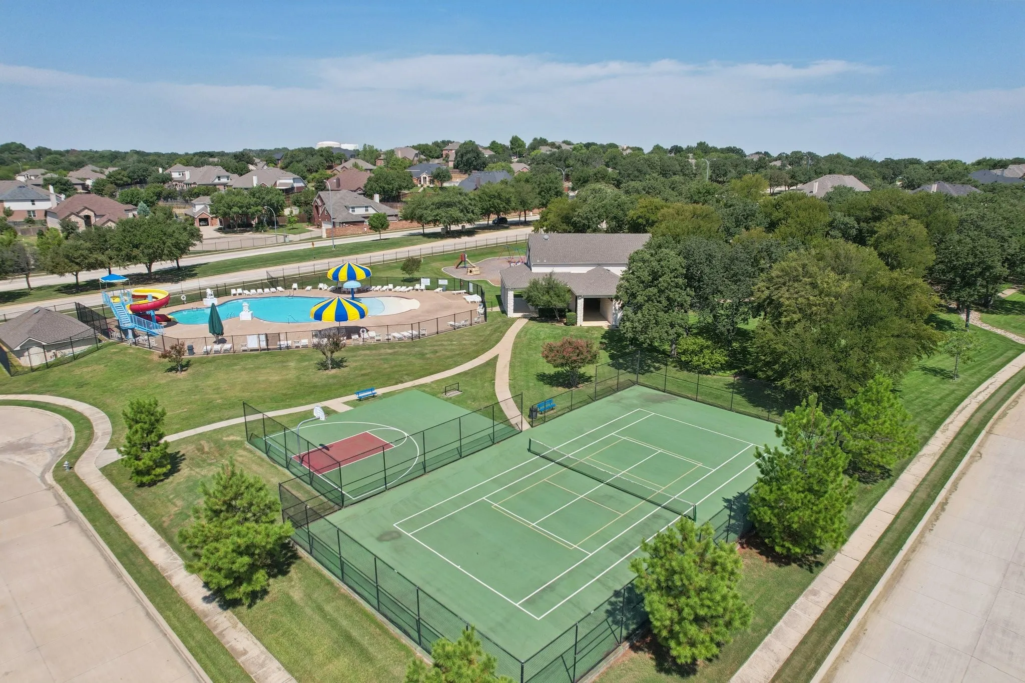 Single Family Residence For Sale in Tarrant County , 2868 Spotted Owl Drive, Fort Worth, Texas 76244, 4 Bedroom, 2 Bathroom, 2 Garage spaces, 1,904 Sqft, built in 2005, mls#21379072, Real Estate Agent in Fort Worth, Homes For Sale in Tarrant county, Homes For Sale in Fort Worth, Realtor in Fort Worth Texas, Real Estate Brokerage Independent Realty Texas, Luminita Cordes Realtor