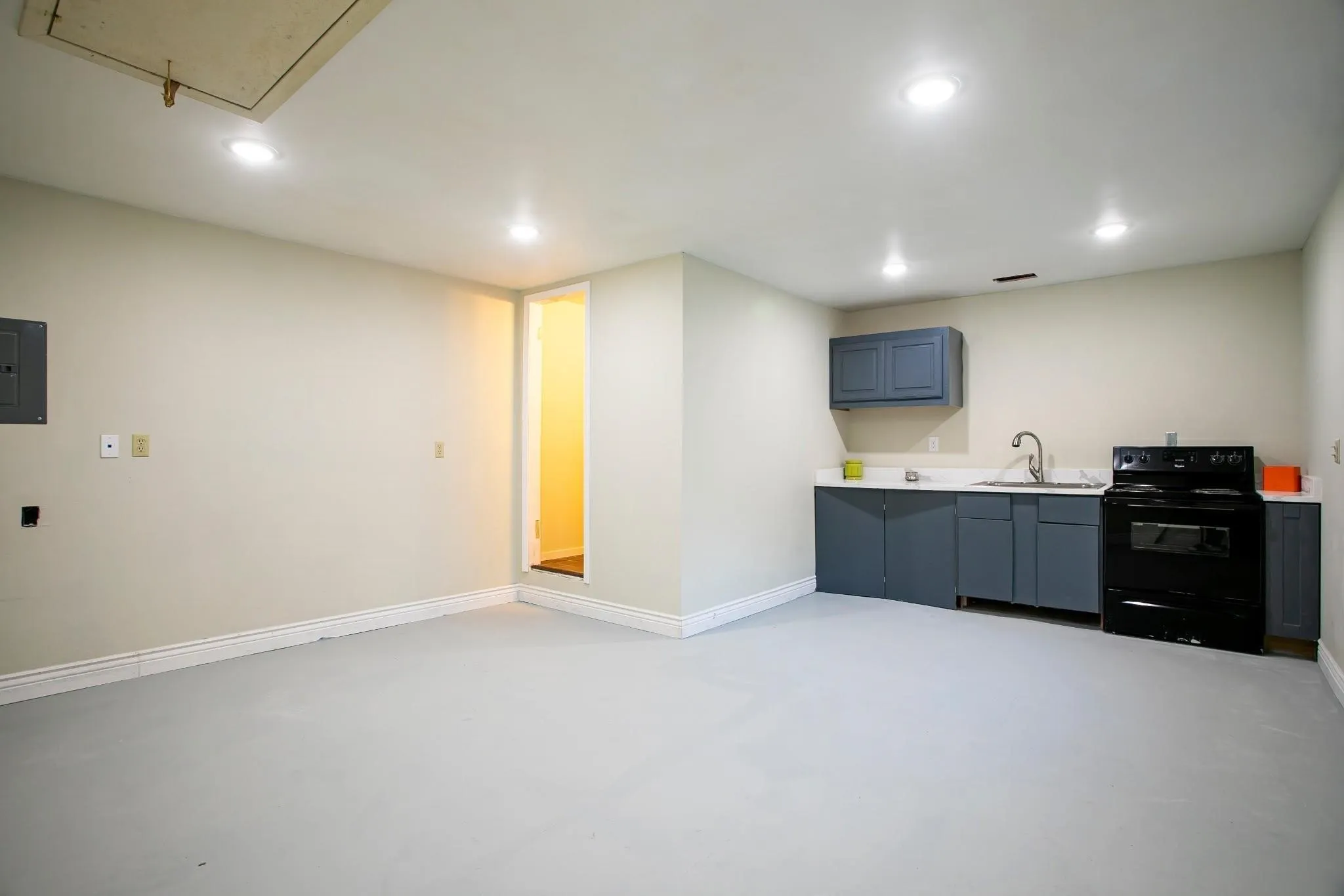 Single Family Residence For Rent in Dallas County , 7027 Alpha Road 1, Dallas, Texas 75240, 1 Bedroom, 1 Bathroom, Garage spaces, 285 Sqft, built in 1963, mls#21383778, Real Estate Agent in Dallas, Homes For Rent in Dallas county, Homes For Rent in Dallas, Realtor in Dallas Texas, Real Estate Brokerage Independent Realty Texas, Luminita Cordes Realtor